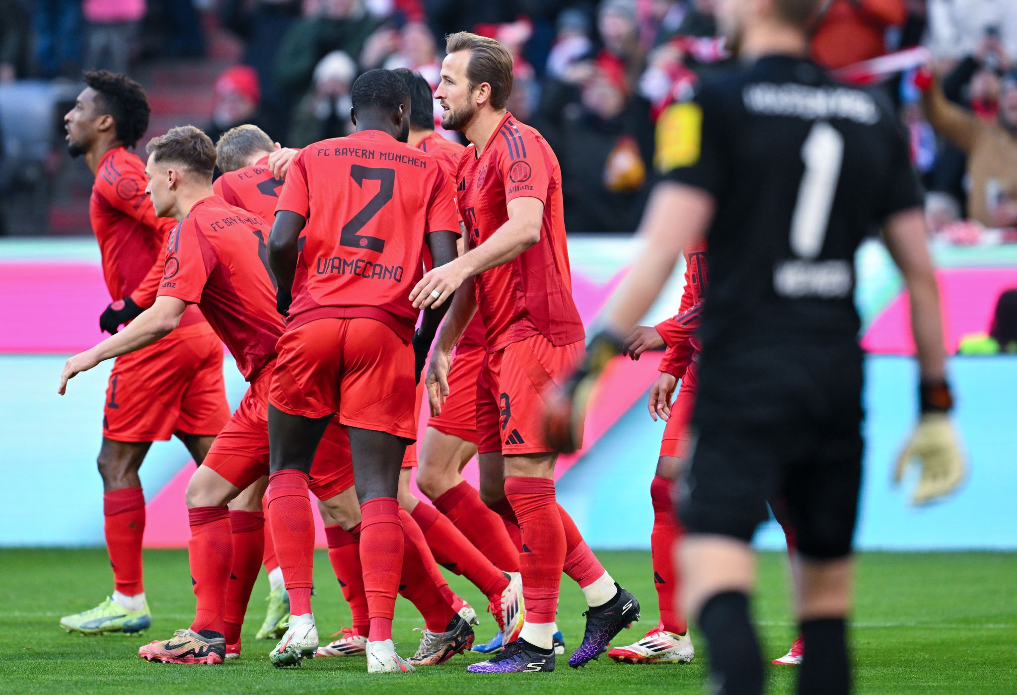 Harry Kane feiert Bundesliga-Jubiläum mit Doppelpack