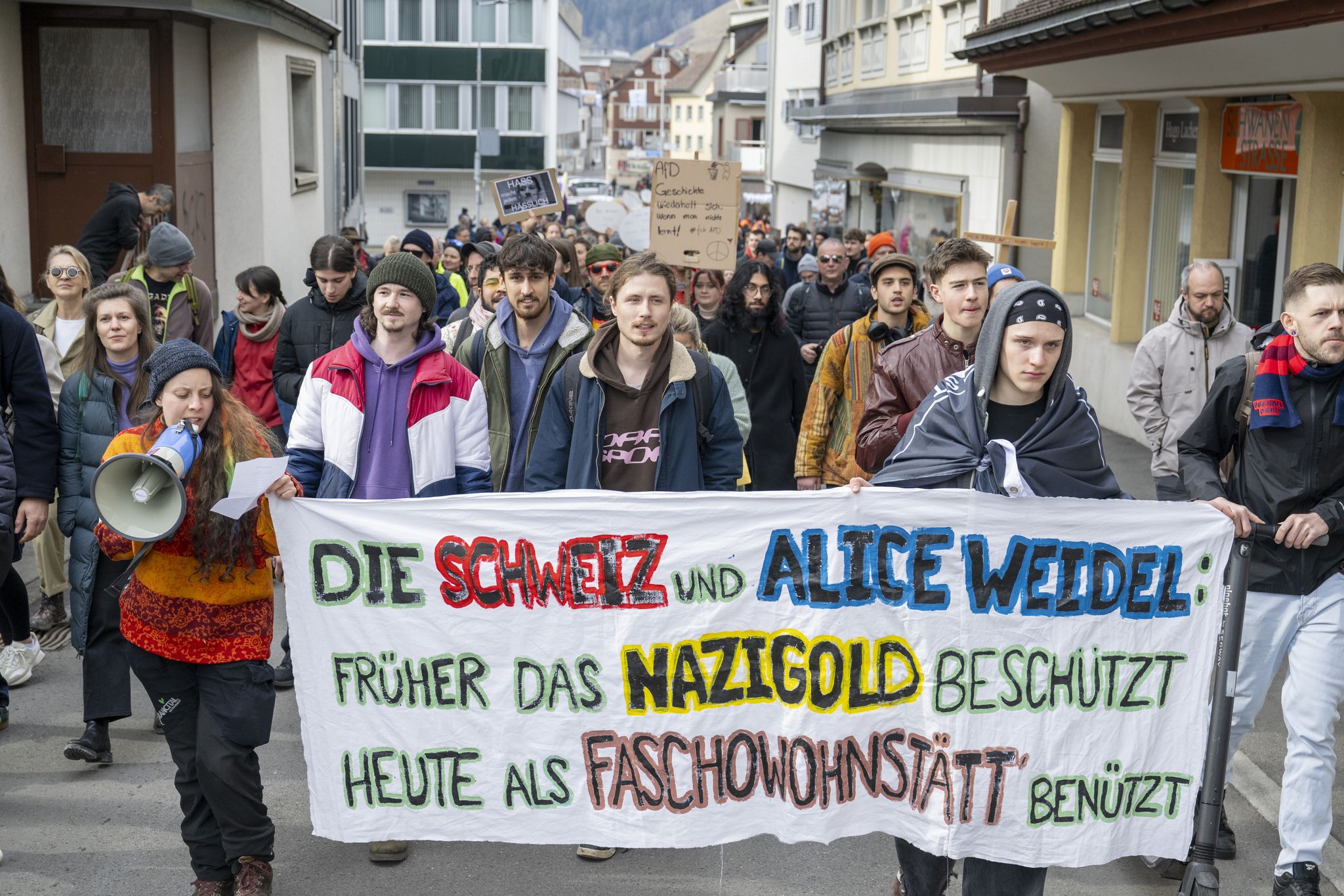 Alice Weidel: Protest und Festnahmen in Schweizer Wohnort