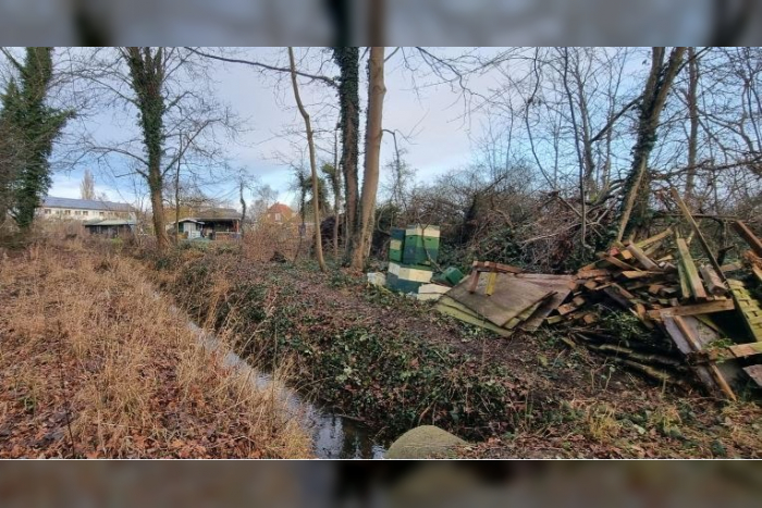 Lübeck: Illegale Müllentsorgung nahe Dahmer Au