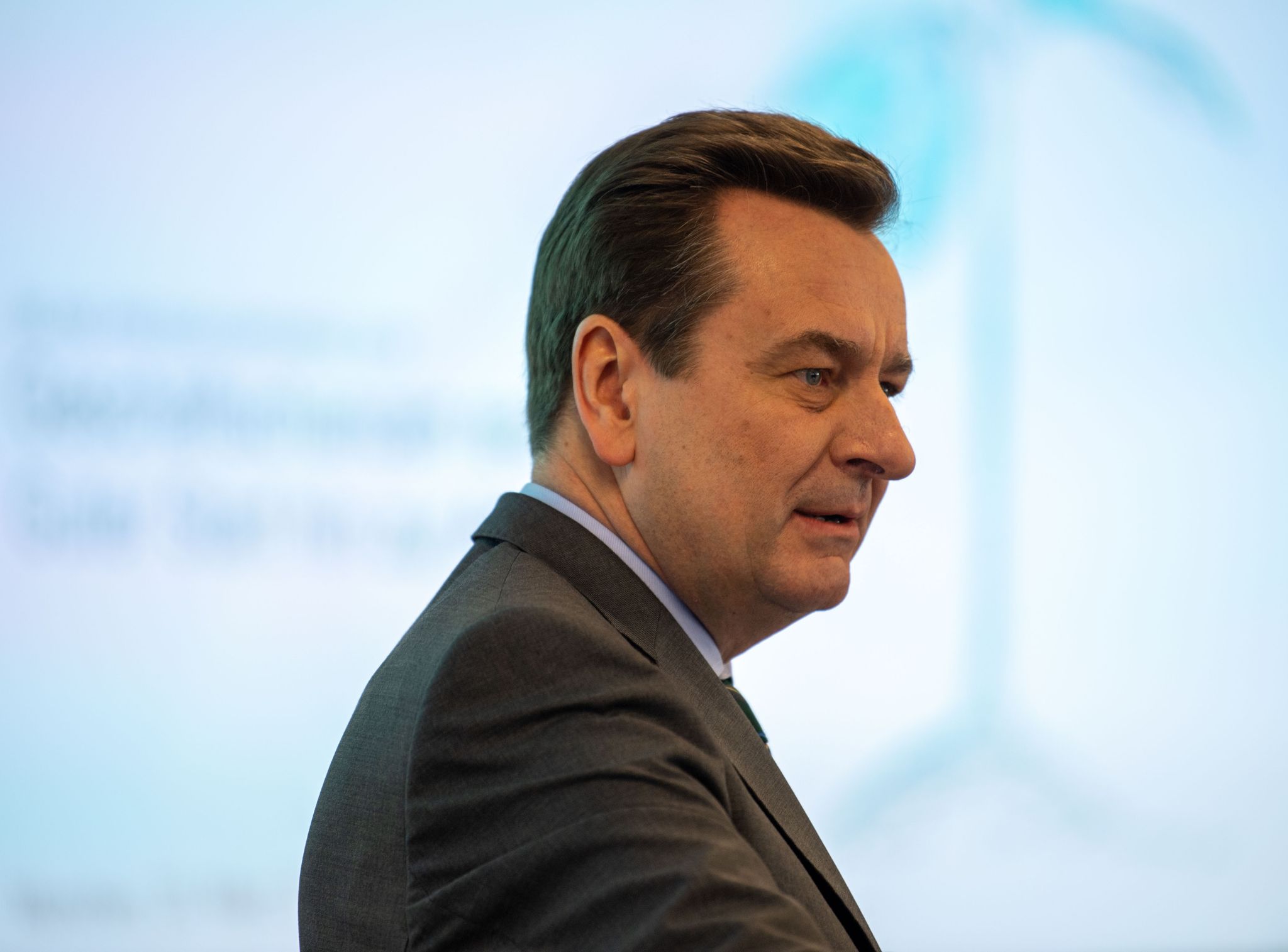 Munich Re mit Rekordgewinn und Dividendenerhöhung