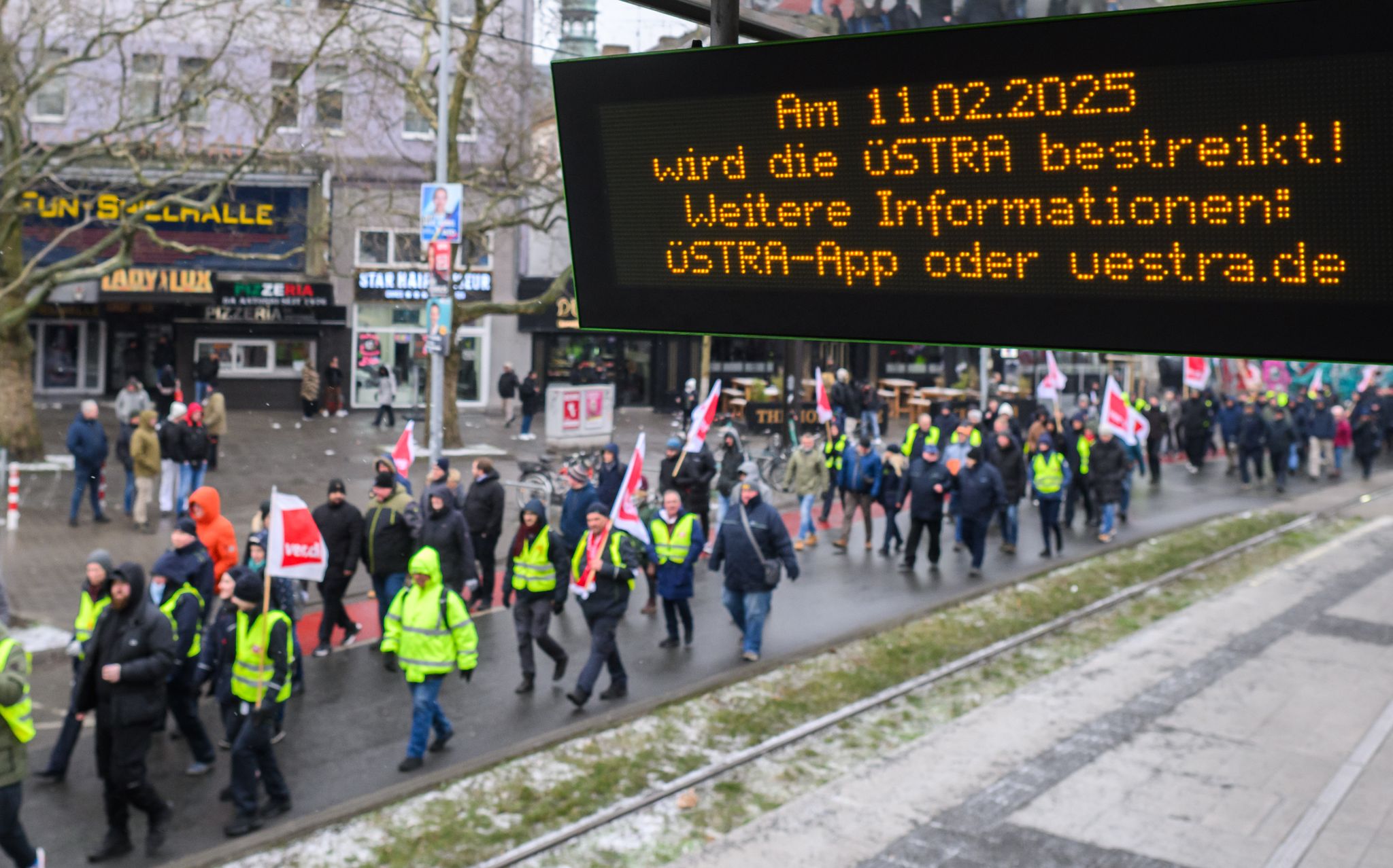 Nächste Tarifrunde: Drohen Warnstreiks in Kitas und Verkehr?