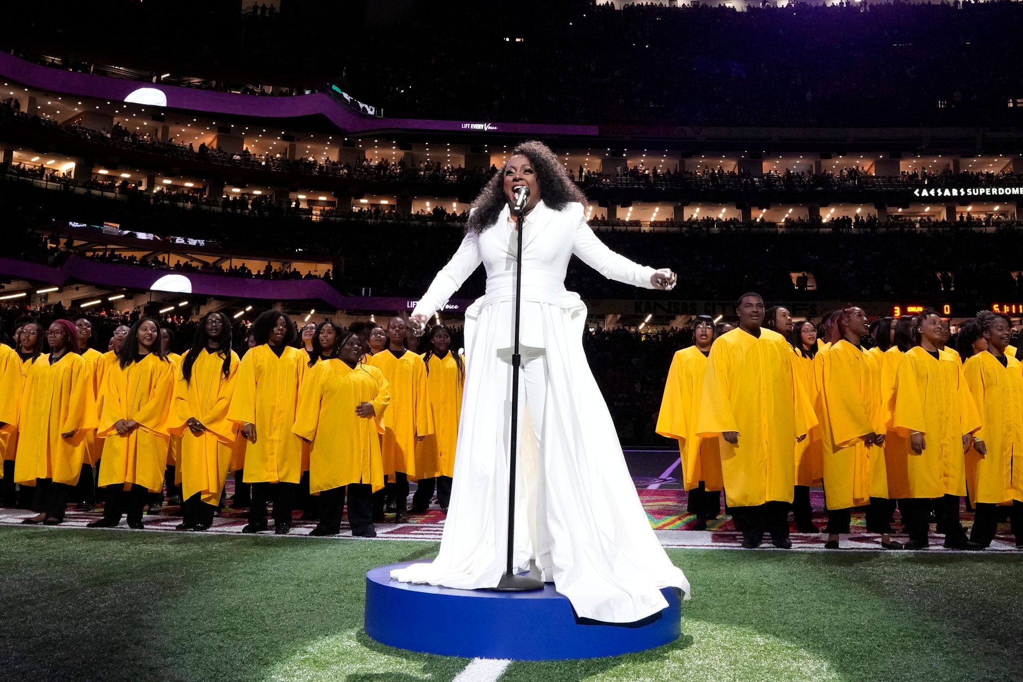 Stars und Showgrößen stimmen auf Super Bowl ein