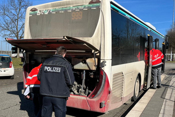 Wetteraukreis: Schulbuskontrollen des Wetterauer Verkehrsdienstes