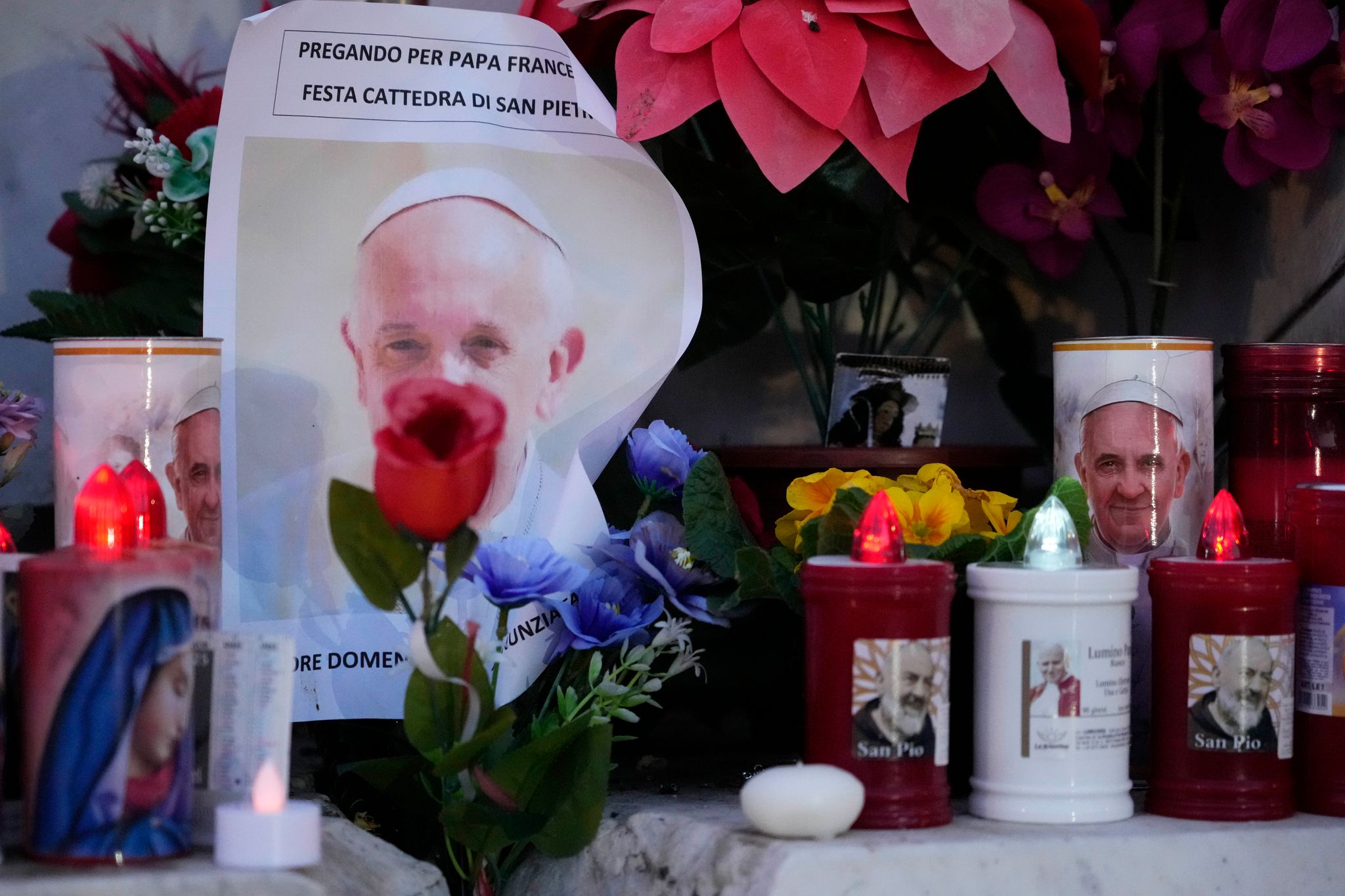 Erkrankter Papst Franziskus weiterhin in kritischem Zustand