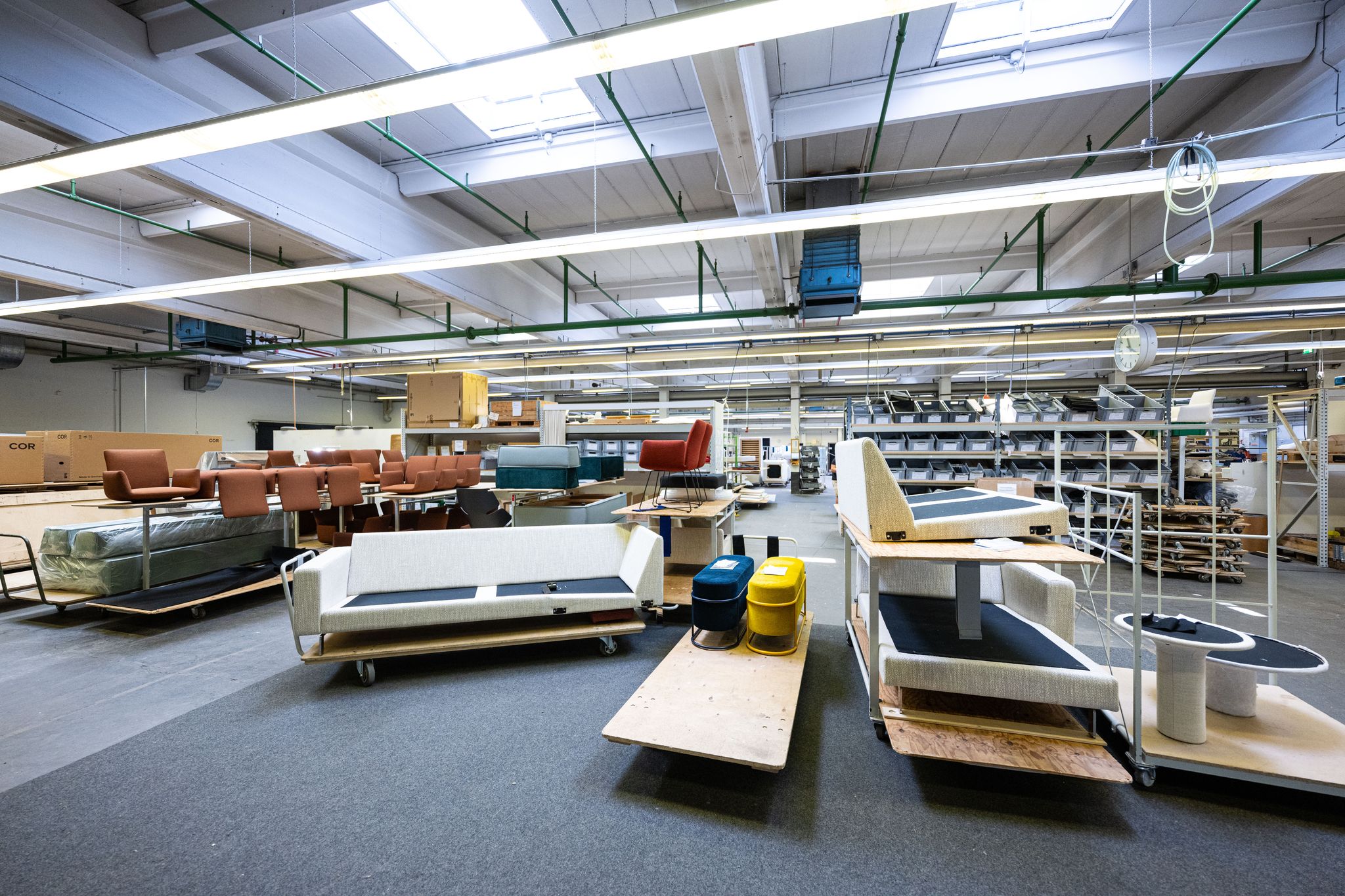 Deutsche Möbelbranche in der Krise, Kunden meiden Möbelhäuser und Umsätze sinken drastisch