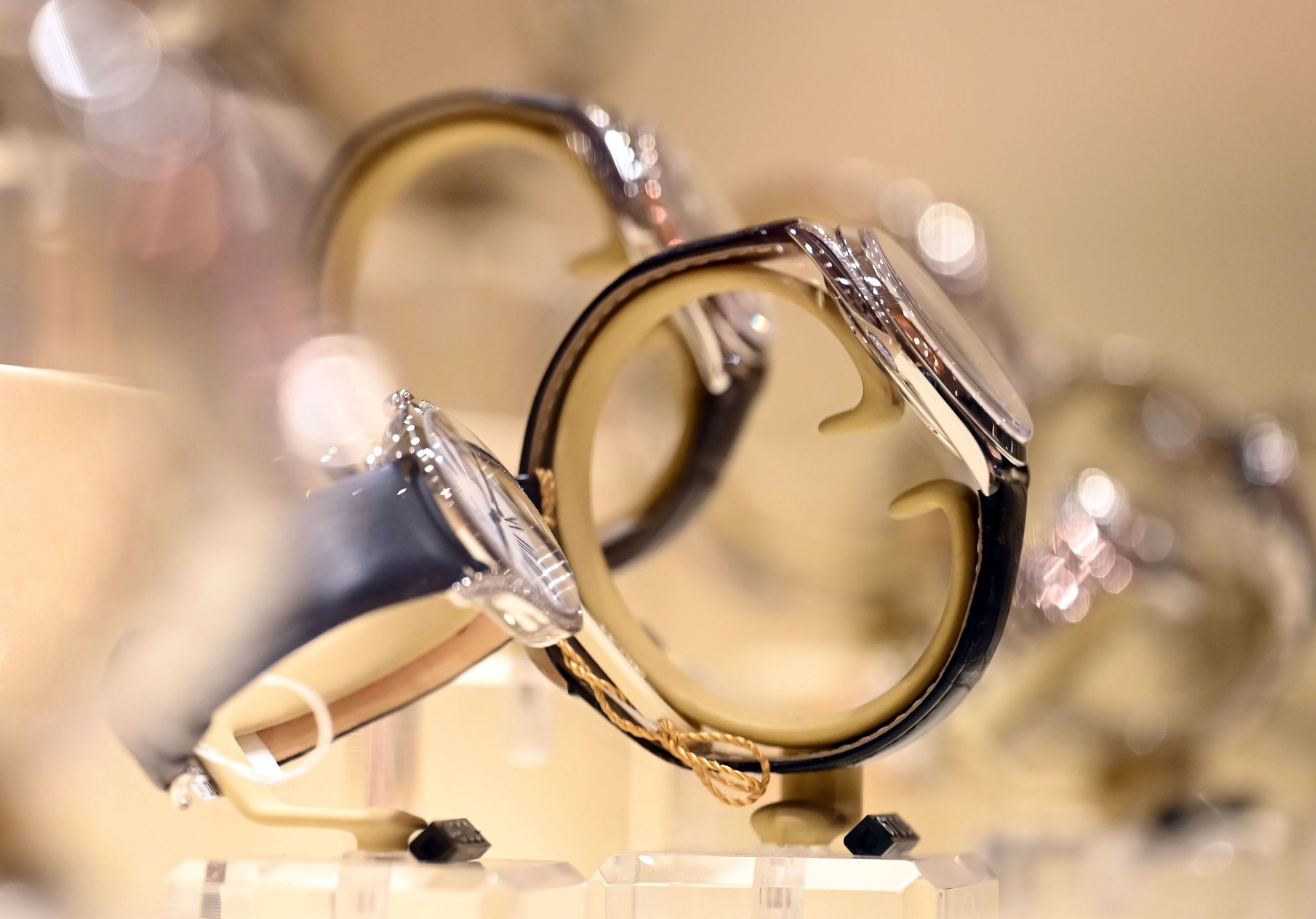 Deutsche Juweliere und Uhrenfachgeschäfte mit stabilem Umsatz trotz weniger Kunden