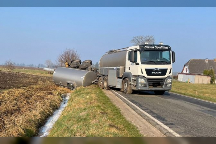 Verkehrsunfallflucht in Weesby/L1