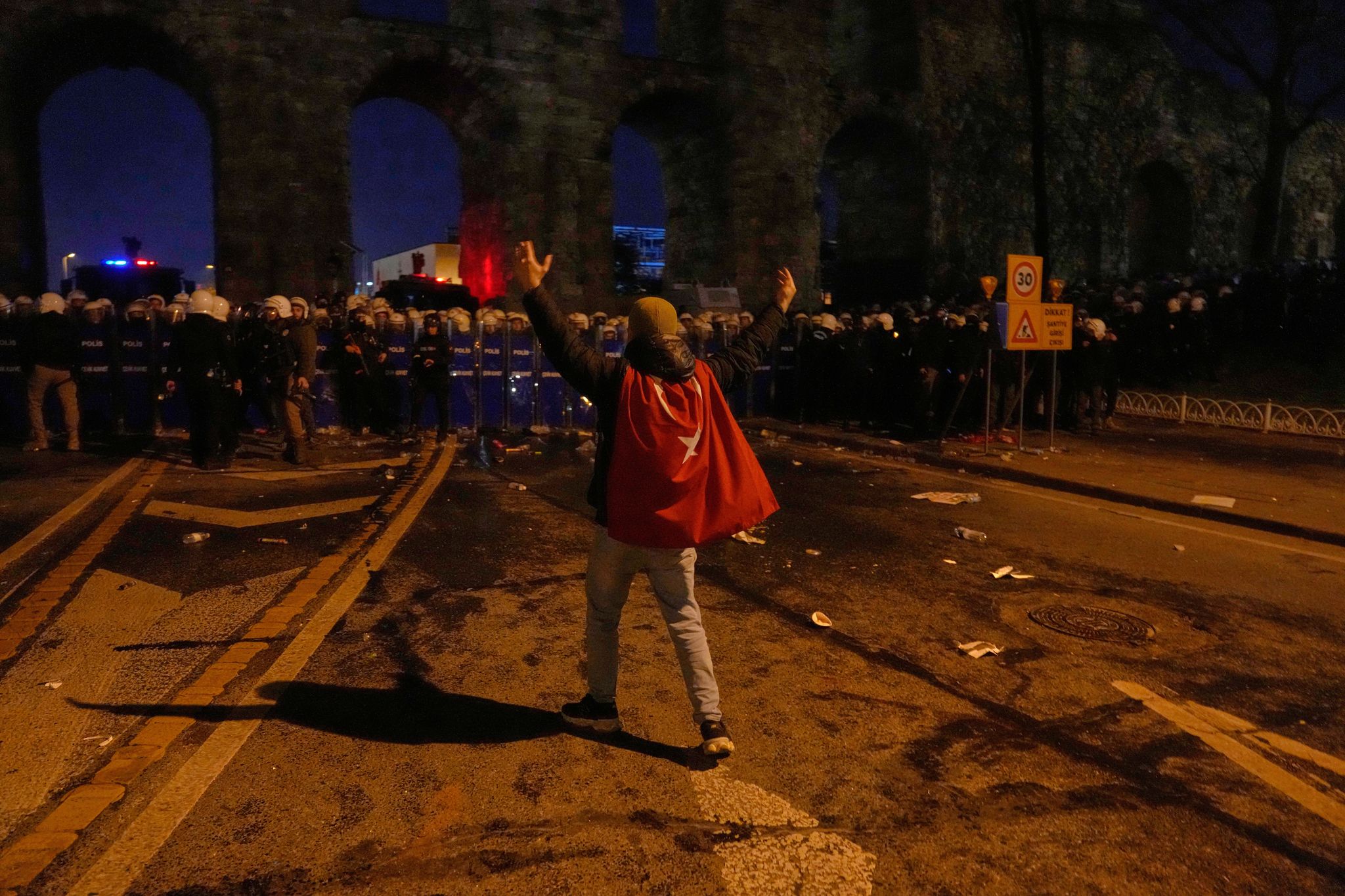 Türkische Polizei nimmt Hunderte Demonstranten fest