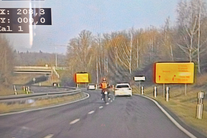 Grimmen: Erster Motorradraser der Saison