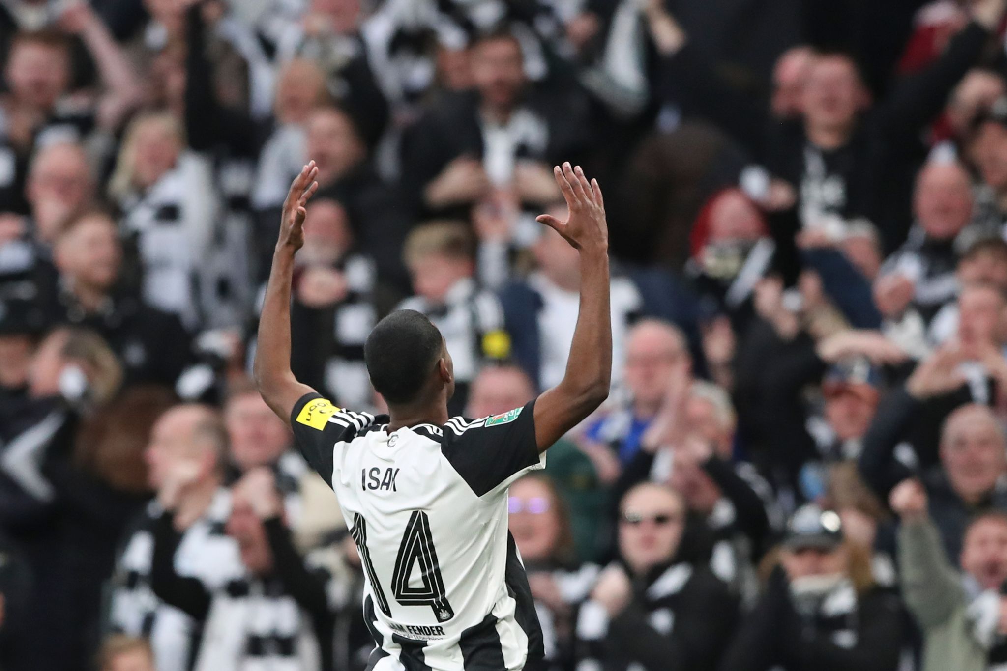 Newcastle United gewinnt Ligapokal gegen FC Liverpool,70 Jahre alte Durststrecke beendet. Liverpool verpasst ersten Titel nach Ära Klopp.