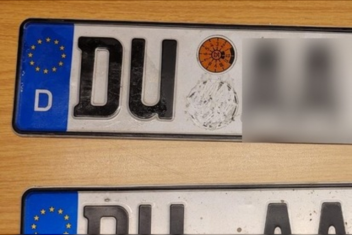 Handewitt: Gesuchter Mann mit gesuchtem Führerschein und Autokennzeichen kontrolliert