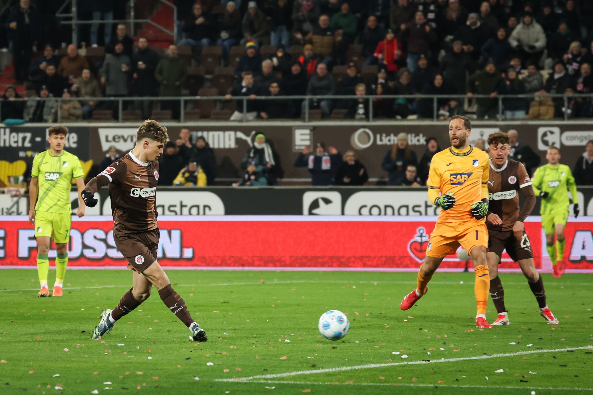 St. Pauli gewinnt nach Baumann-Fehler gegen Hoffenheim