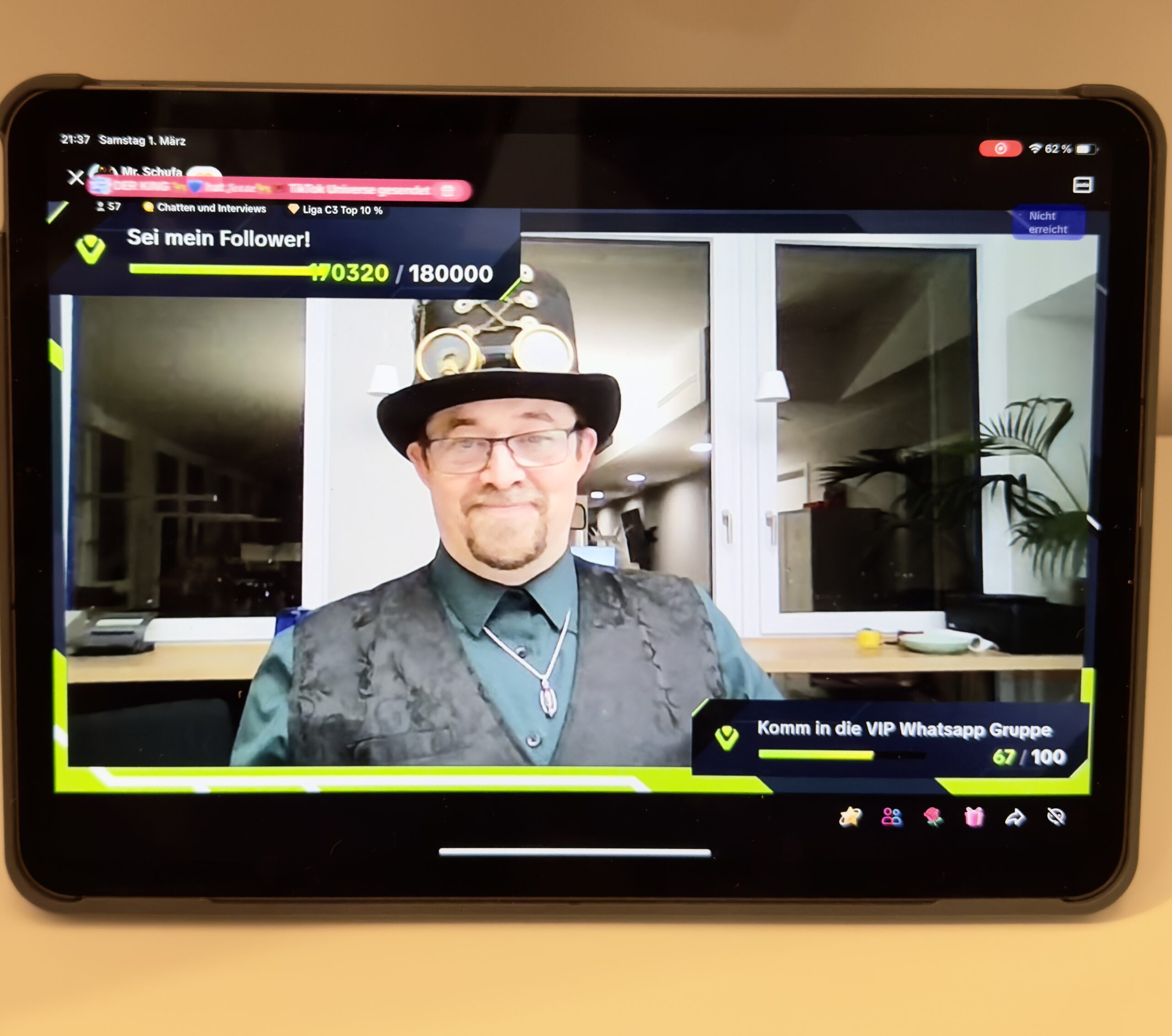 Mr. Schufa revolutioniert Finanzbildung mit TikTok-Live-Marathon