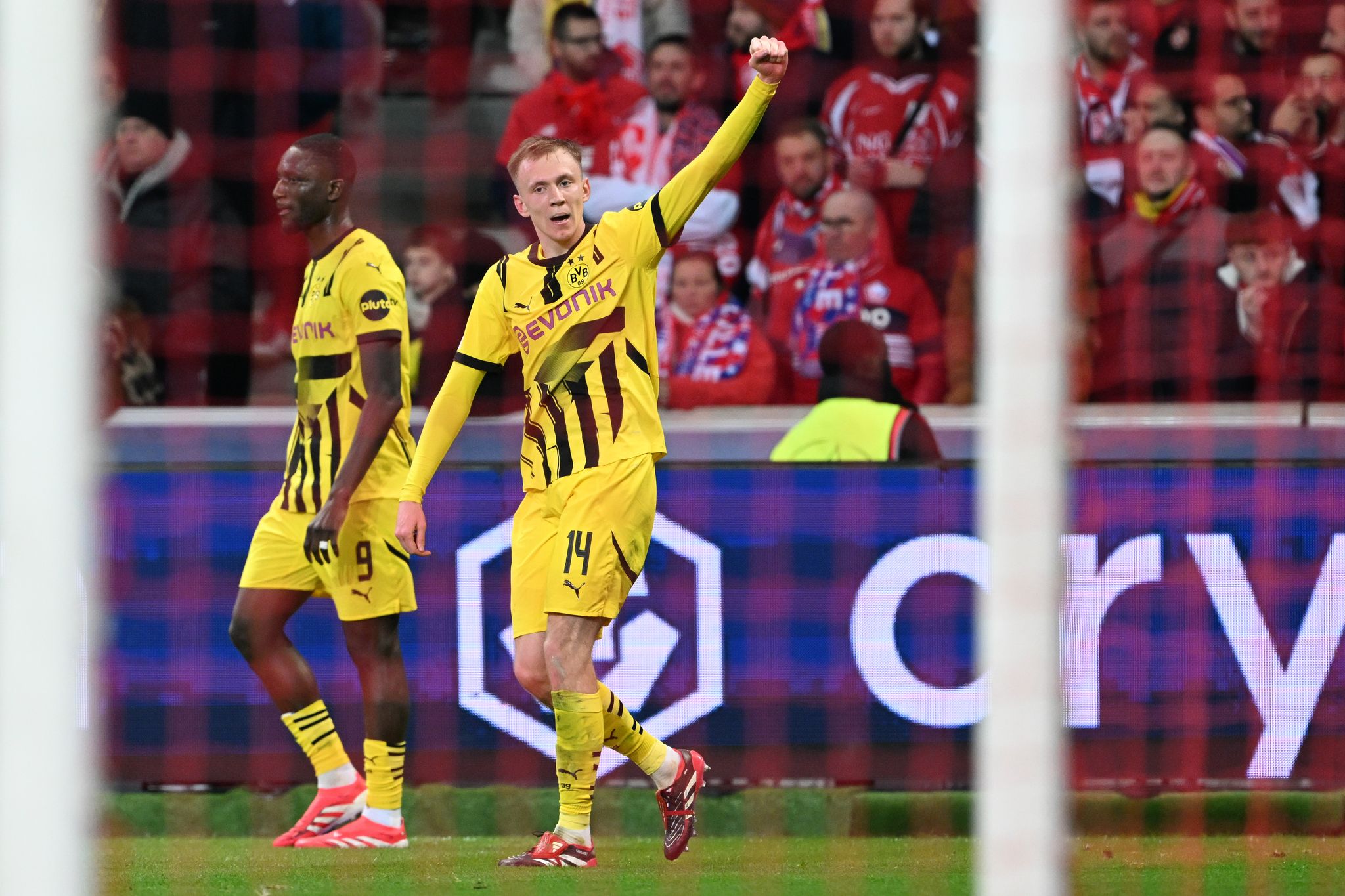 Historischer Sieg! BVB bezwingt Lille und trifft auf Barcelona