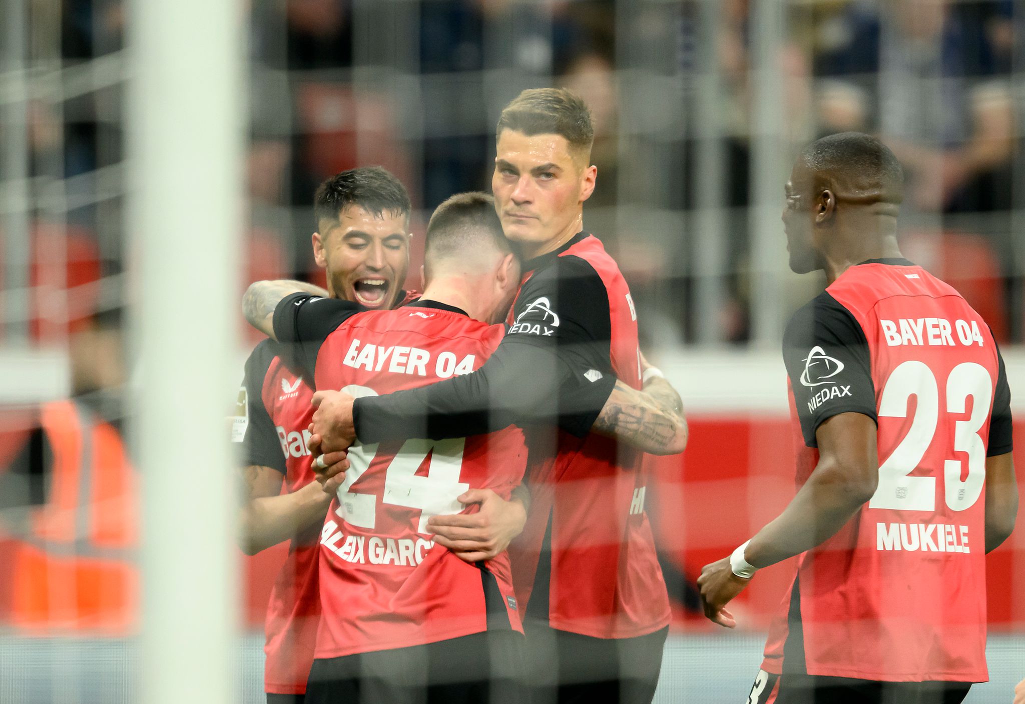 Bayer Leverkusen siegt gegen Bochum mit 3:1 und verkürzt Abstand auf Bayern