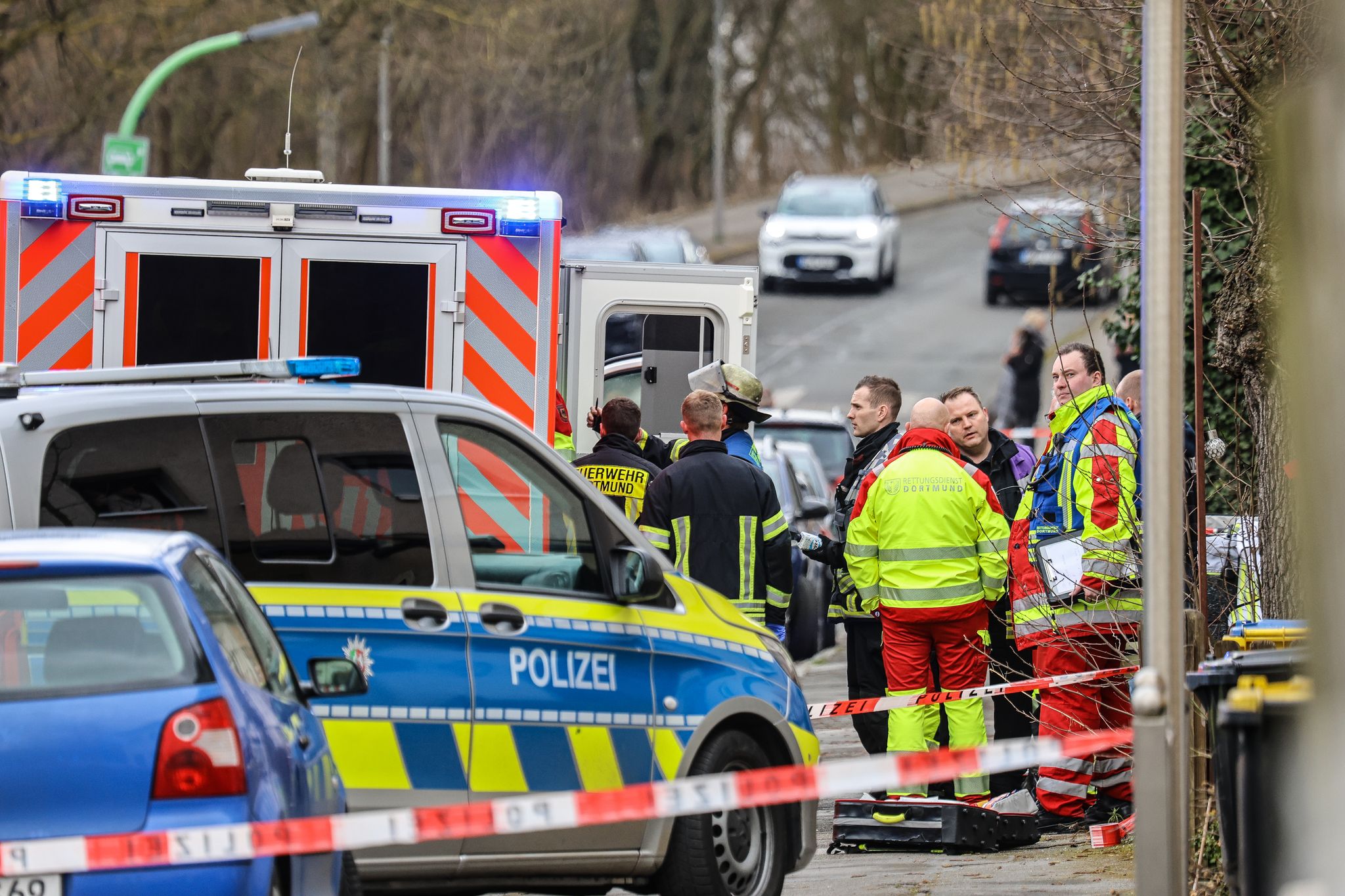 Tödlicher Polizeieinsatz in Dortmund: 70-Jähriger bedroht Einsatzkräfte mit Messer