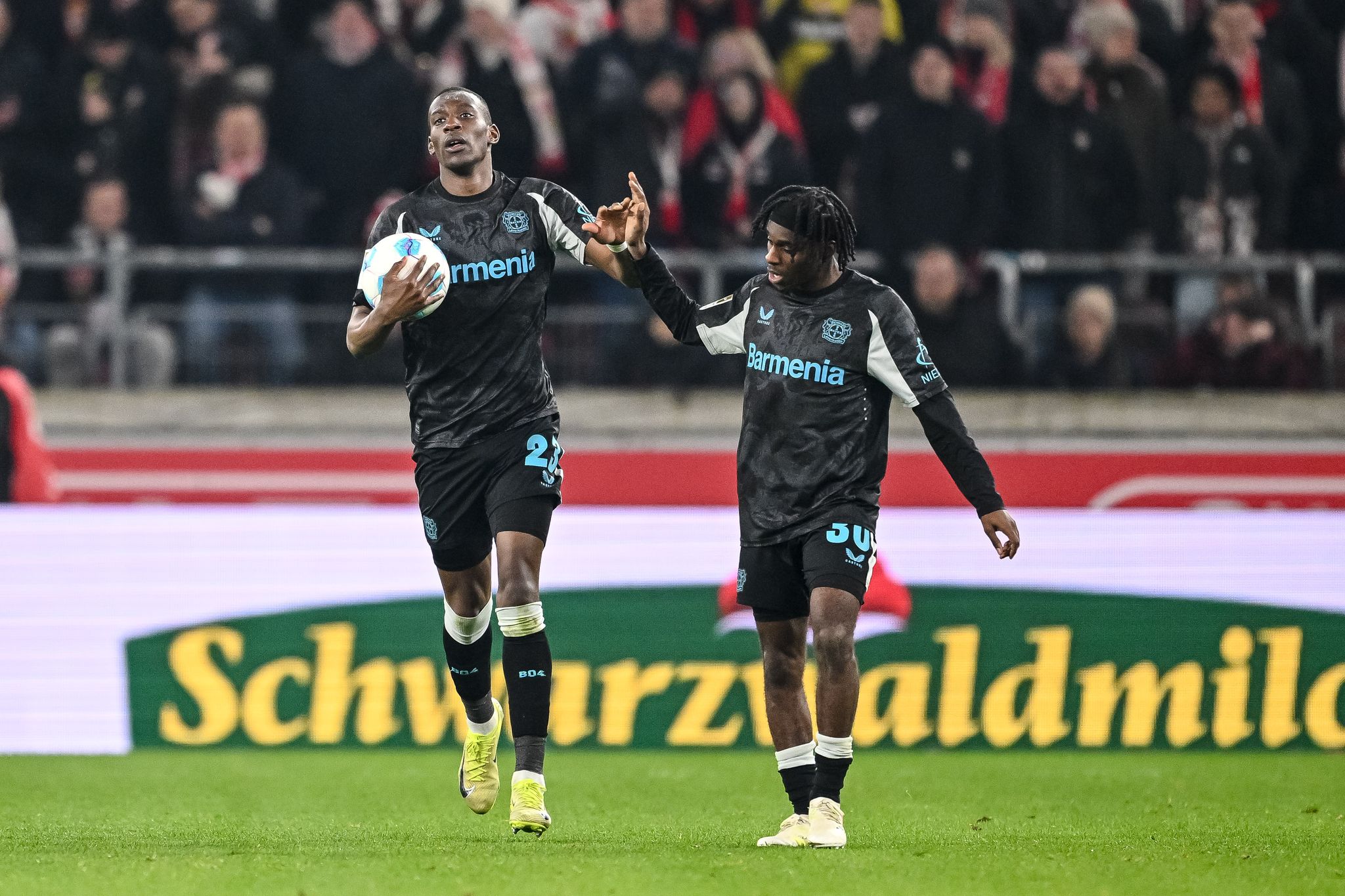 Spektakuläre Aufholjagd: Leverkusen siegt gegen Stuttgart in letzter Minute