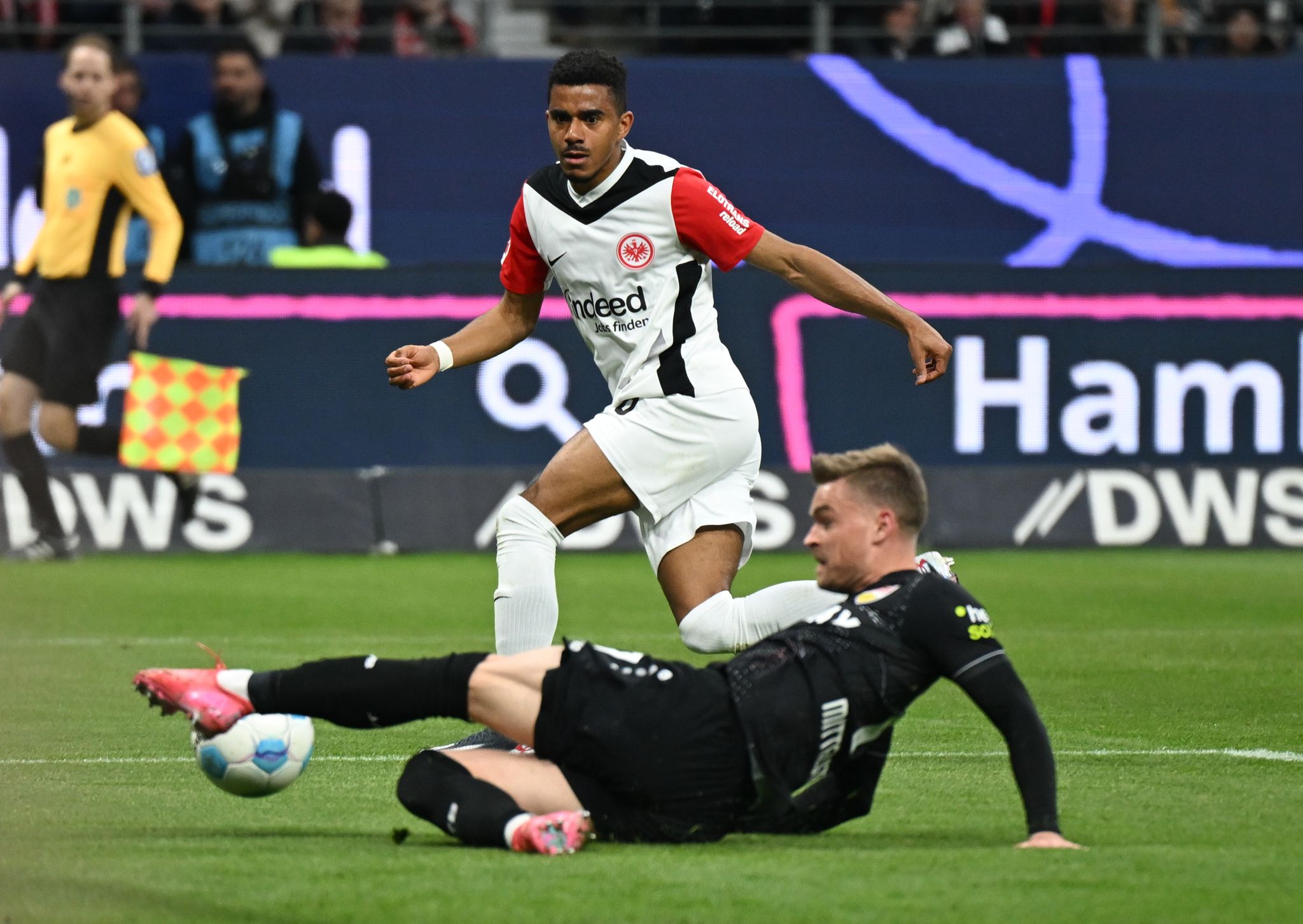 Götze trifft: Frankfurt gewinnt in Überzahl gegen Stuttgart