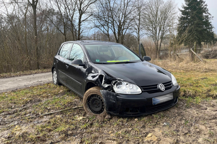 Schauenburg: Polizei sucht Hinweise zu beschädigtem VW Golf