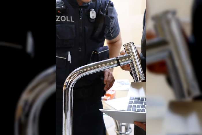 Darmstadt: ZOLL stellt Produktpiraterie auf der ISH fest