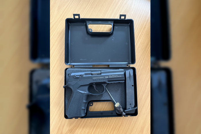 Halle: Schreckschusswaffe im Rucksack gefunden