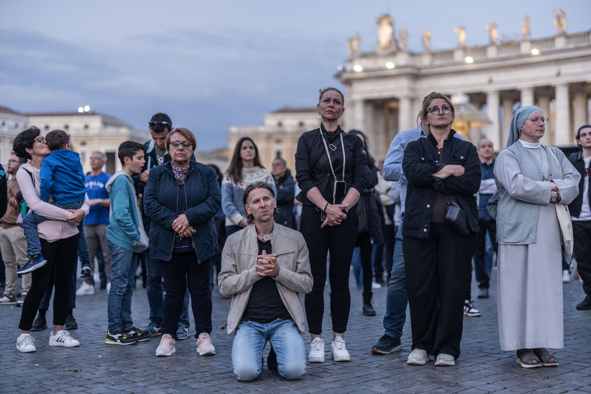 Toter Papst nun in Kapelle aufgebahrt