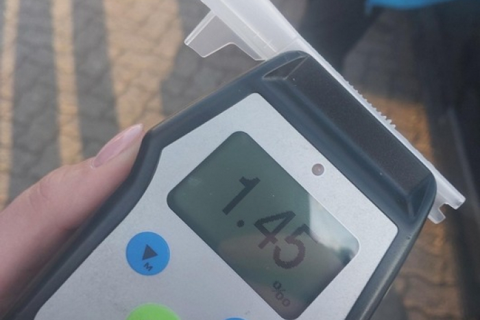 Niebüll: Alkoholisierte Frau fährt in „Schlangenlinien“