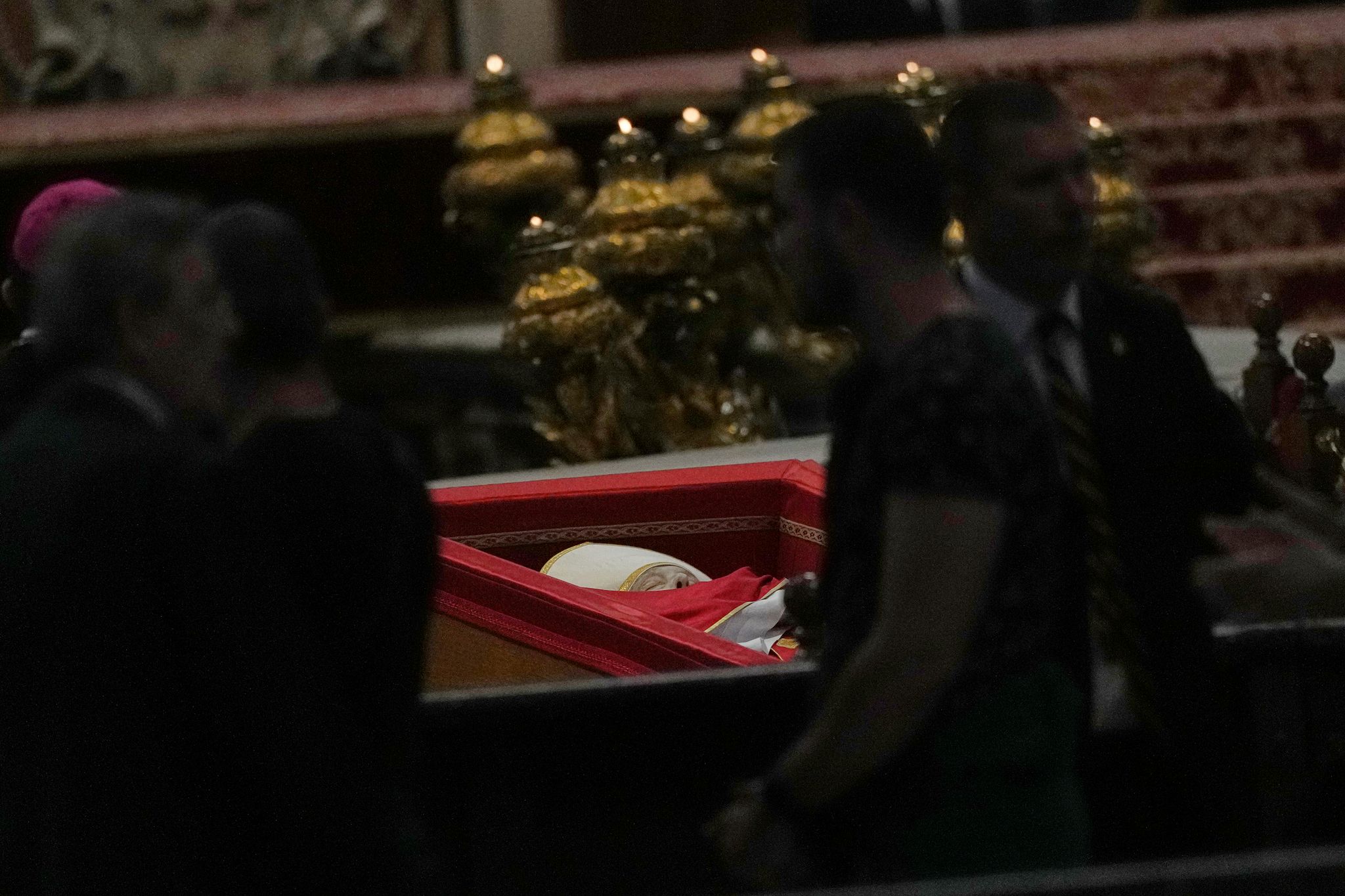 Letzte Zeremonie für Papst Franziskus im Petersdom