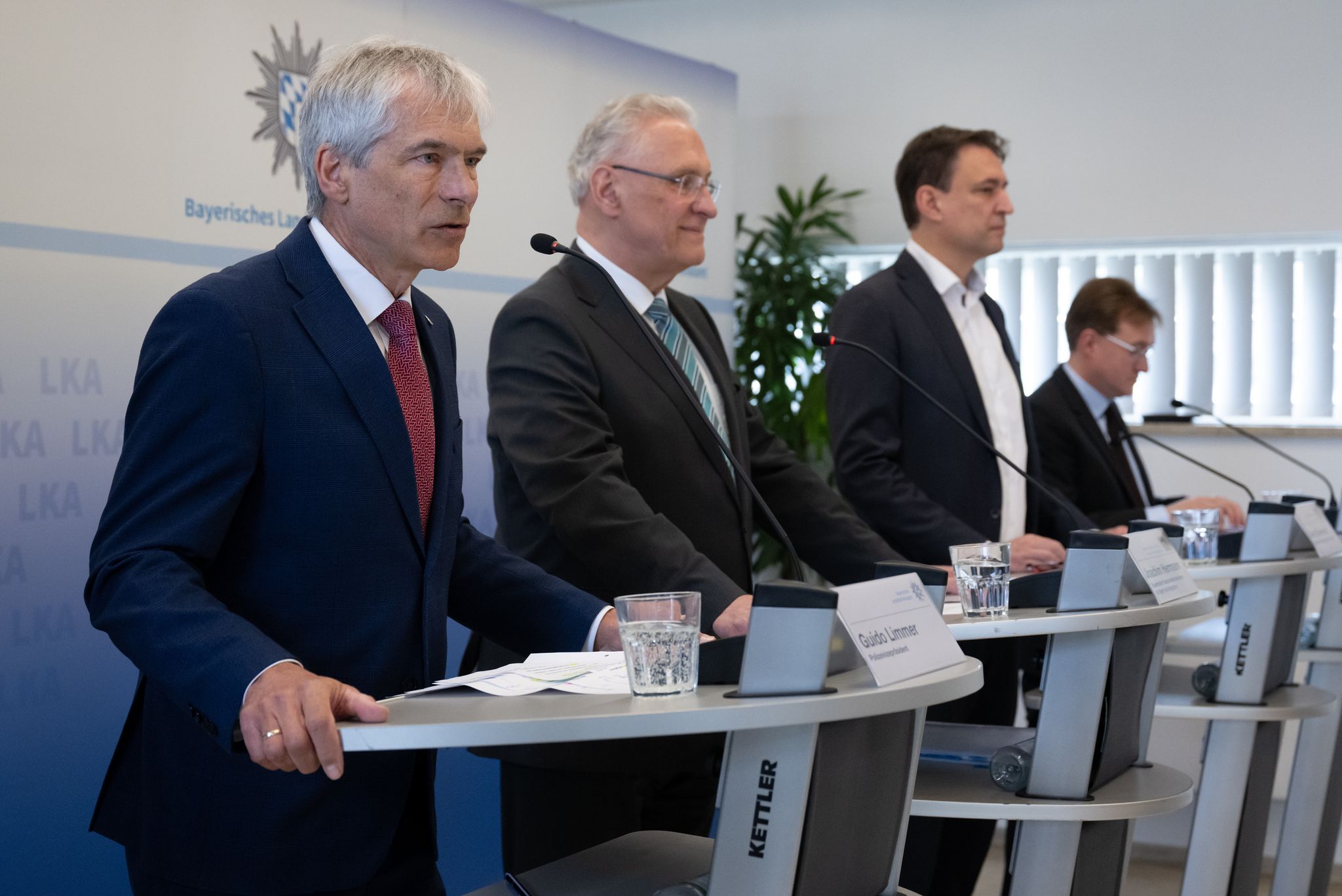 Europol hebt riesiges Pädophilen-Netzwerk aus,79 Festnahmen weltweit