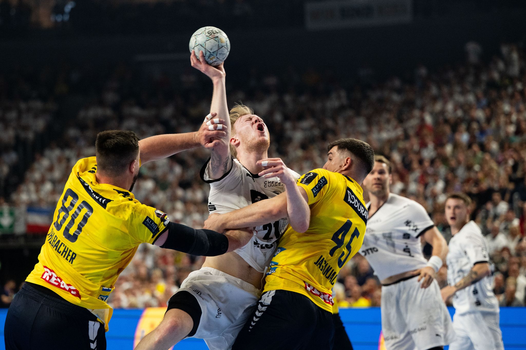 Kiel nach Handball-Krimi im Pokal-Finale