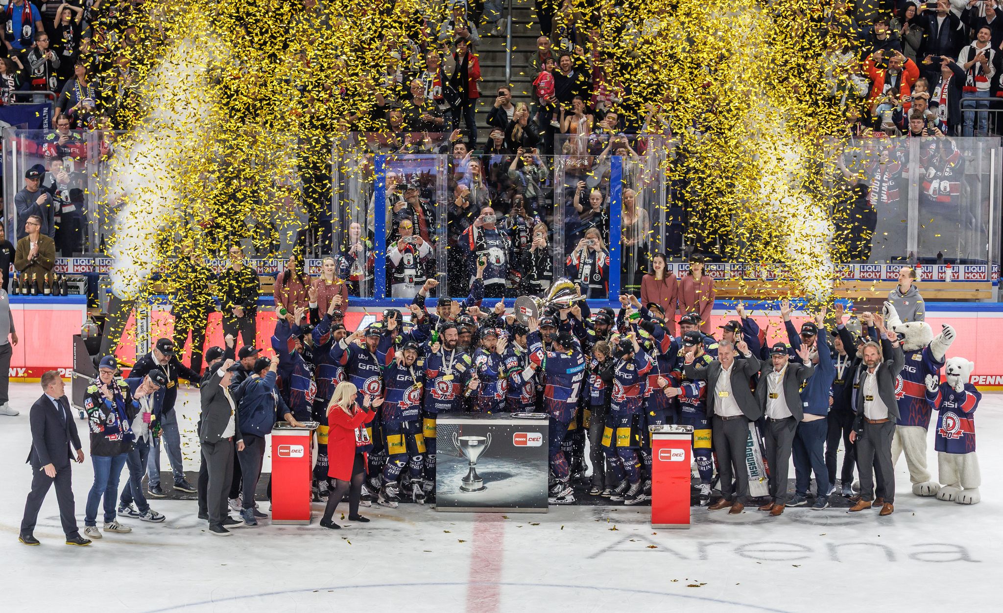 Gegen alle Widerstände: Eisbären holen Titel «für Tobi»