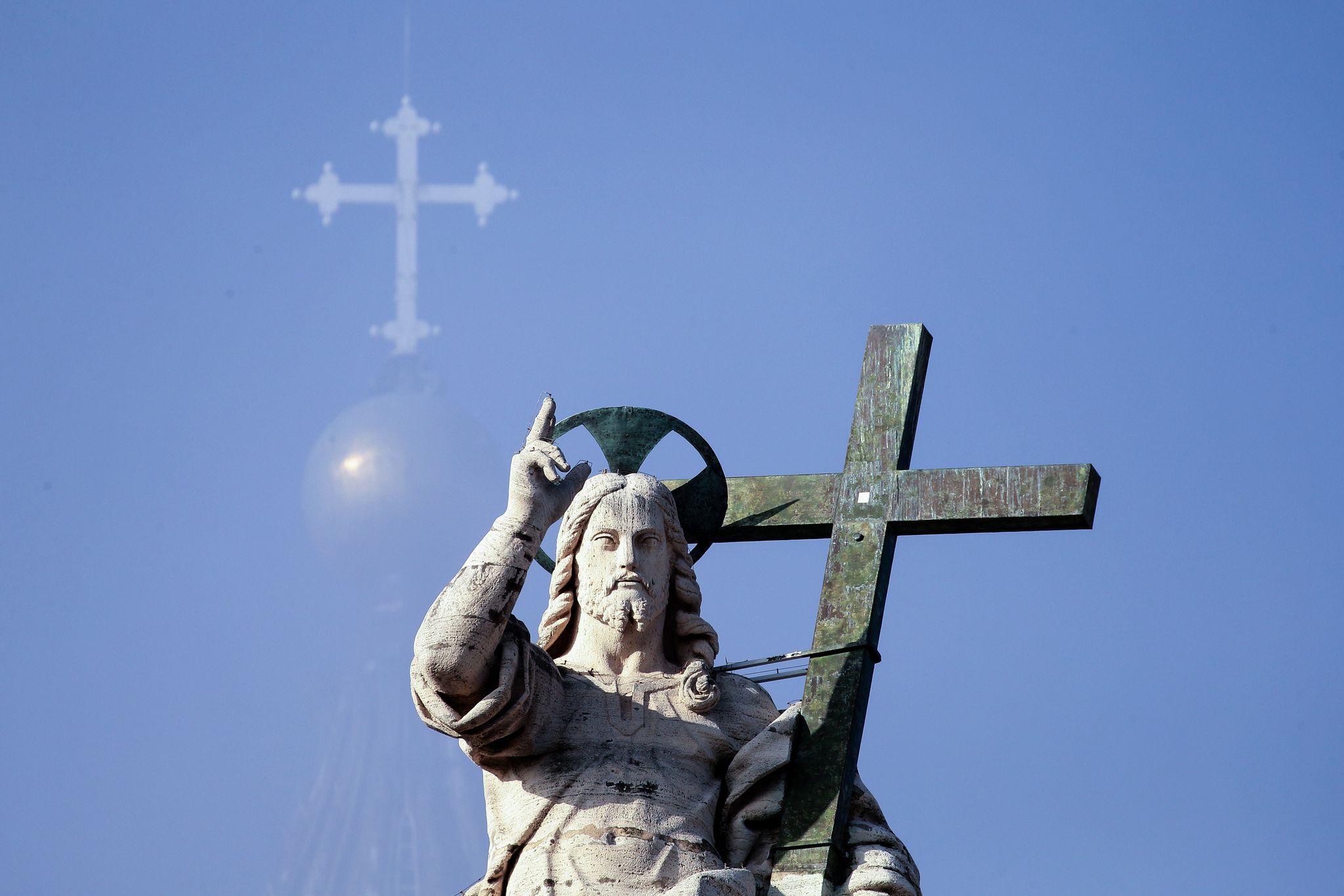 Wie wird der neue Papst gewählt und was passiert während des Konklaves?