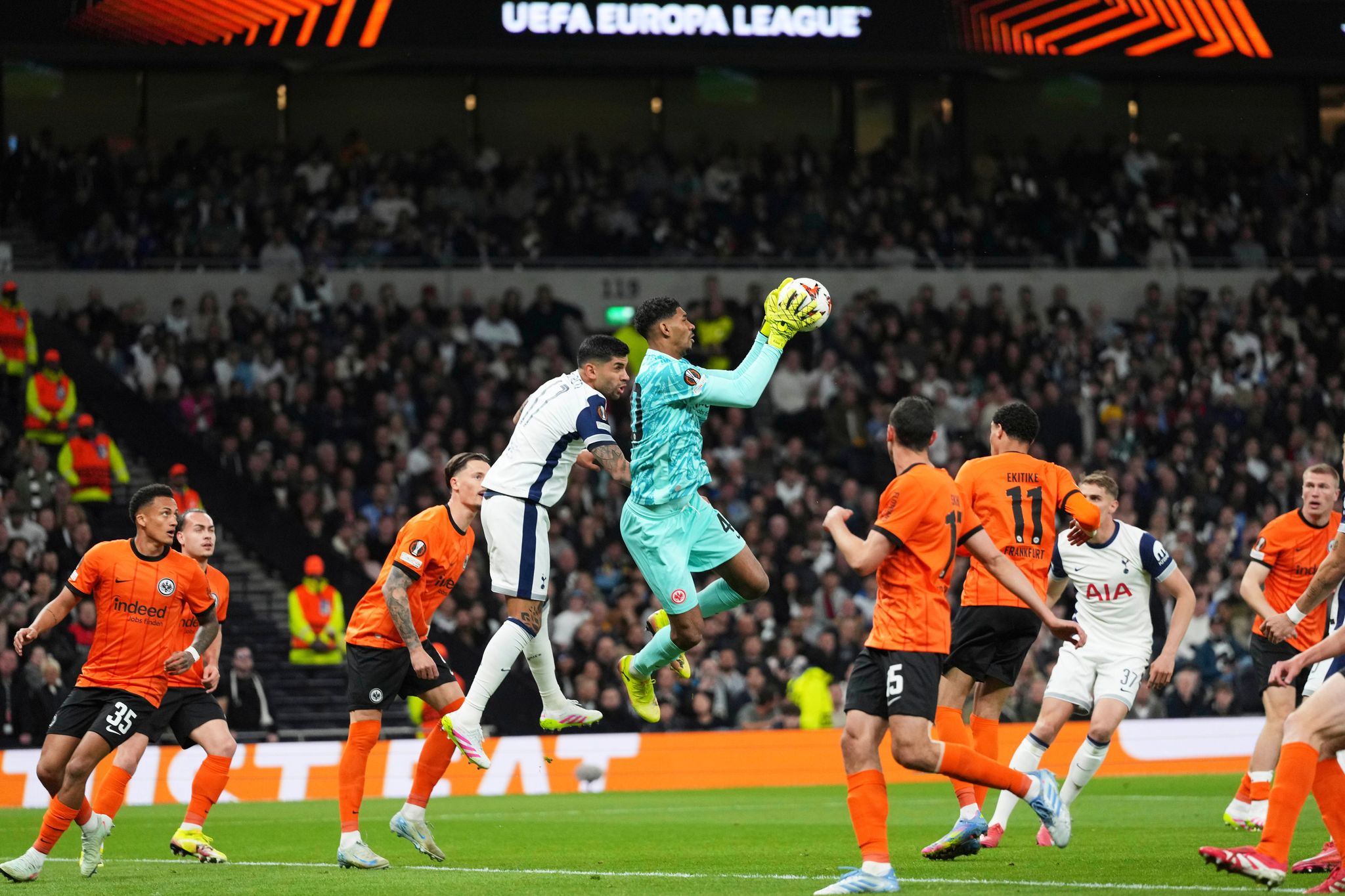 Eintracht Frankfurt mit Unentschieden gegen Tottenham Hotspur im Viertelfinale der Europa League