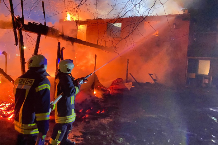 Brand in Holzdorf – 140 Einsatzkräfte vor Ort