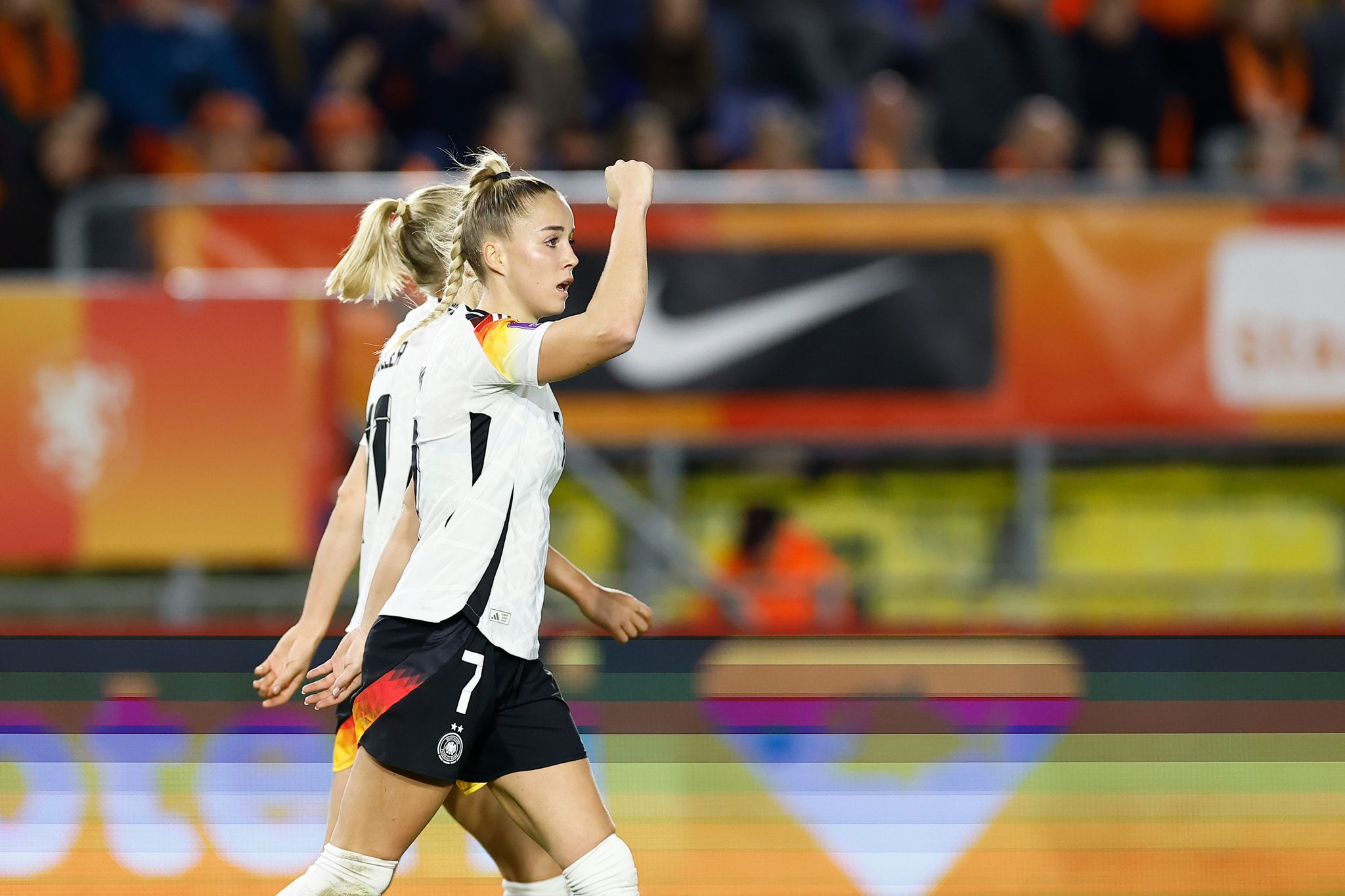 DFB lobt EM-Rekordprämie für Fußballerinnen aus