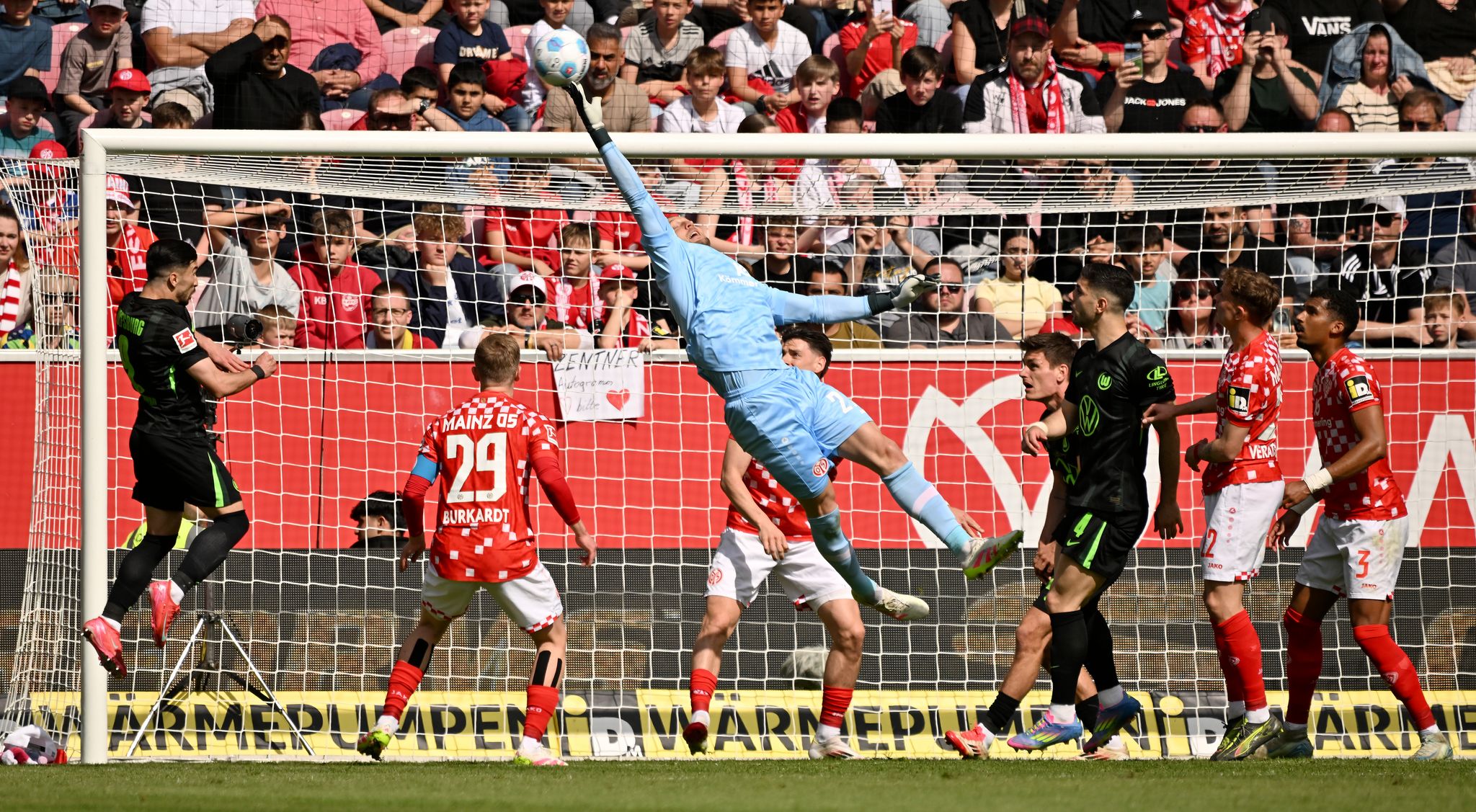 Denis Vavro rettet Wolfsburg vor fünfter Niederlage in Serie