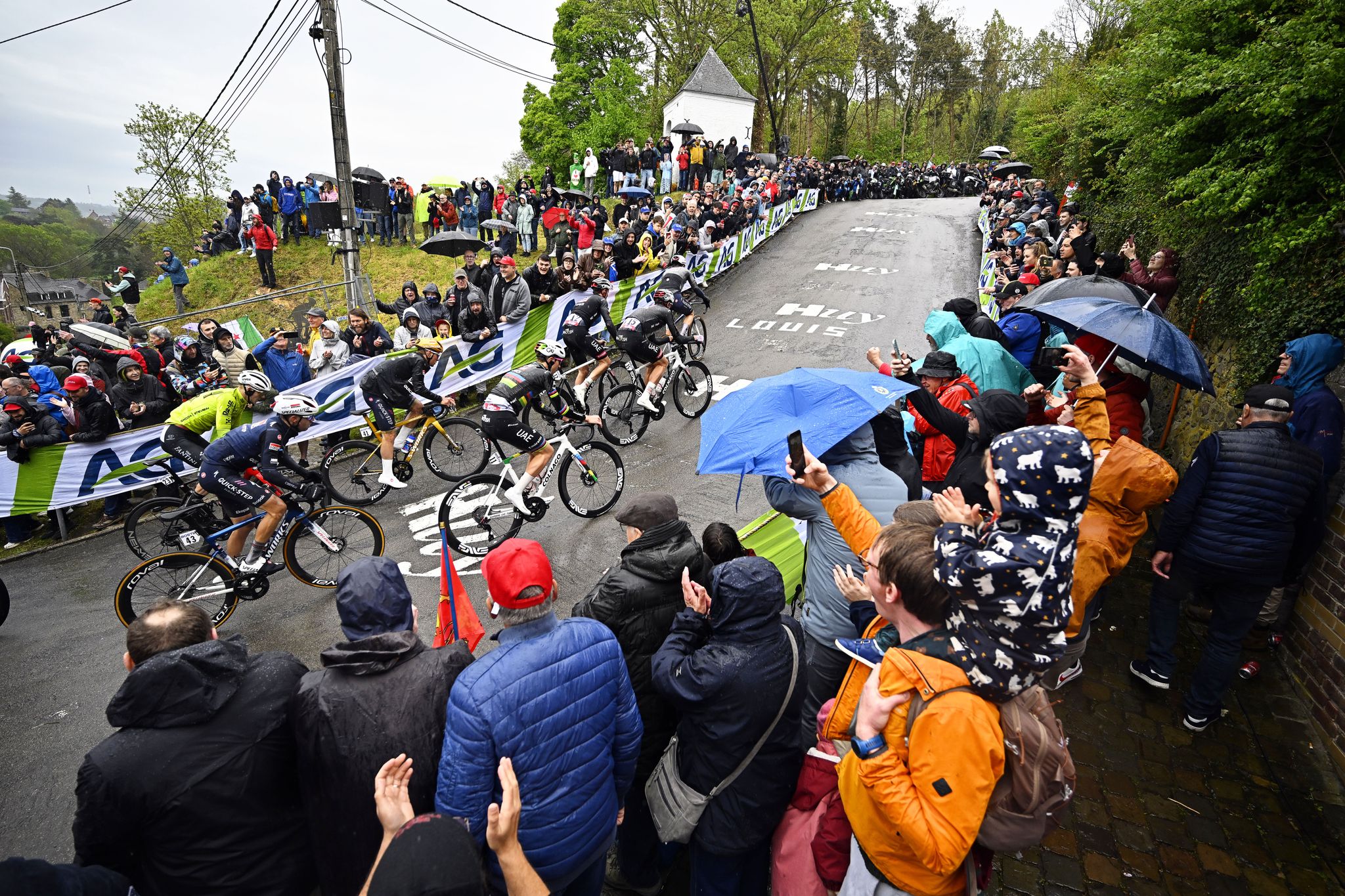 Pogacar gewinnt Flèche Wallonne souverän