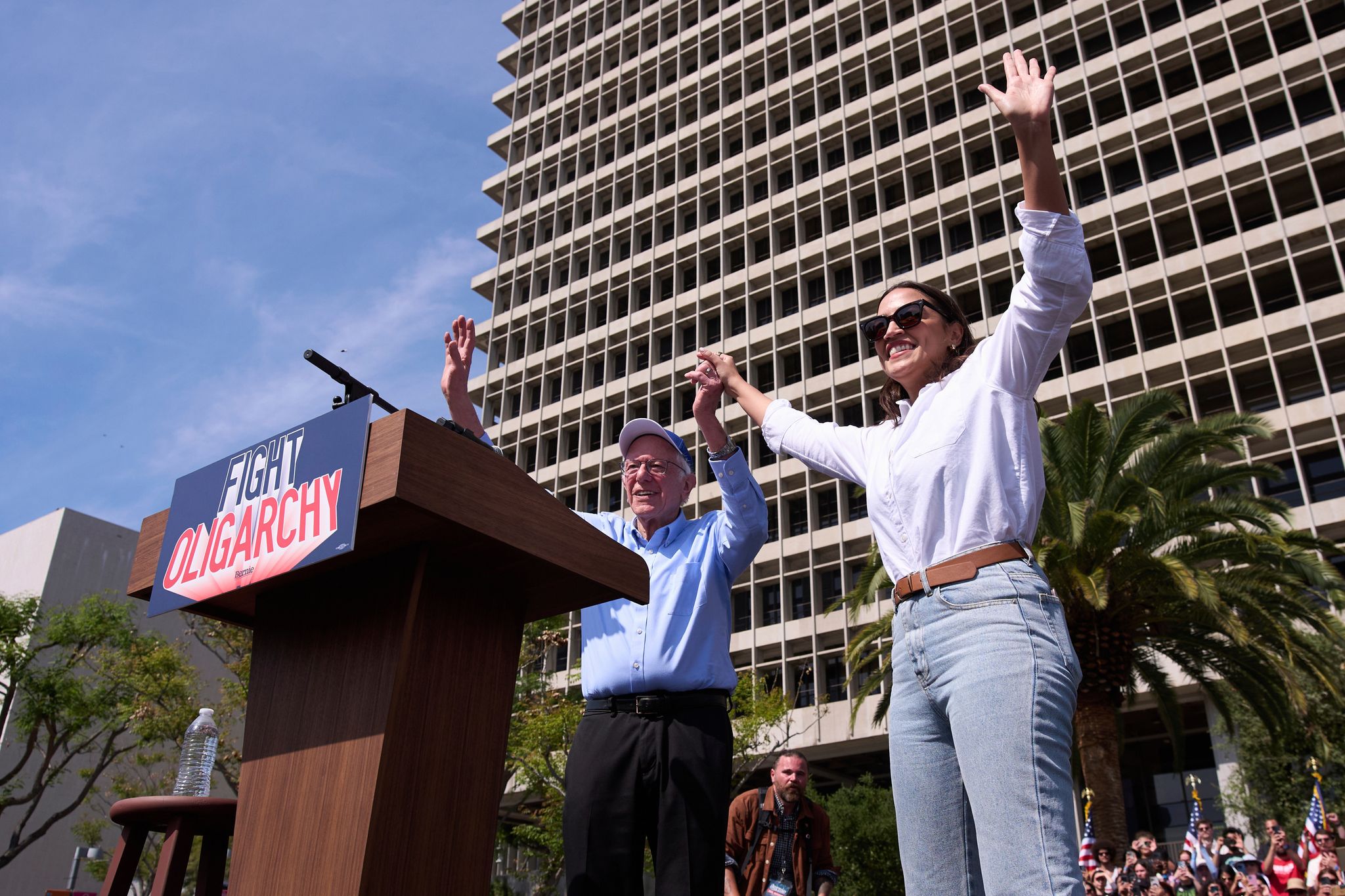 Sanders und Ocasio-Cortez warnen vor Trump und Superreichen