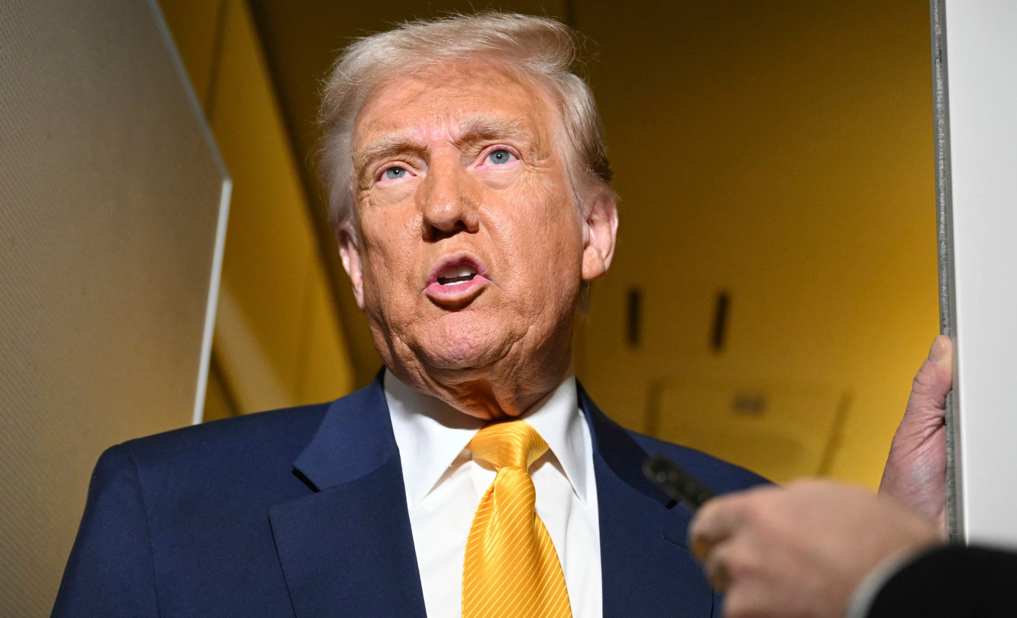 Trump beschuldigt Selenskyj des Kriegsbeginns, Selenskyj immer auf der Suche nach Raketen