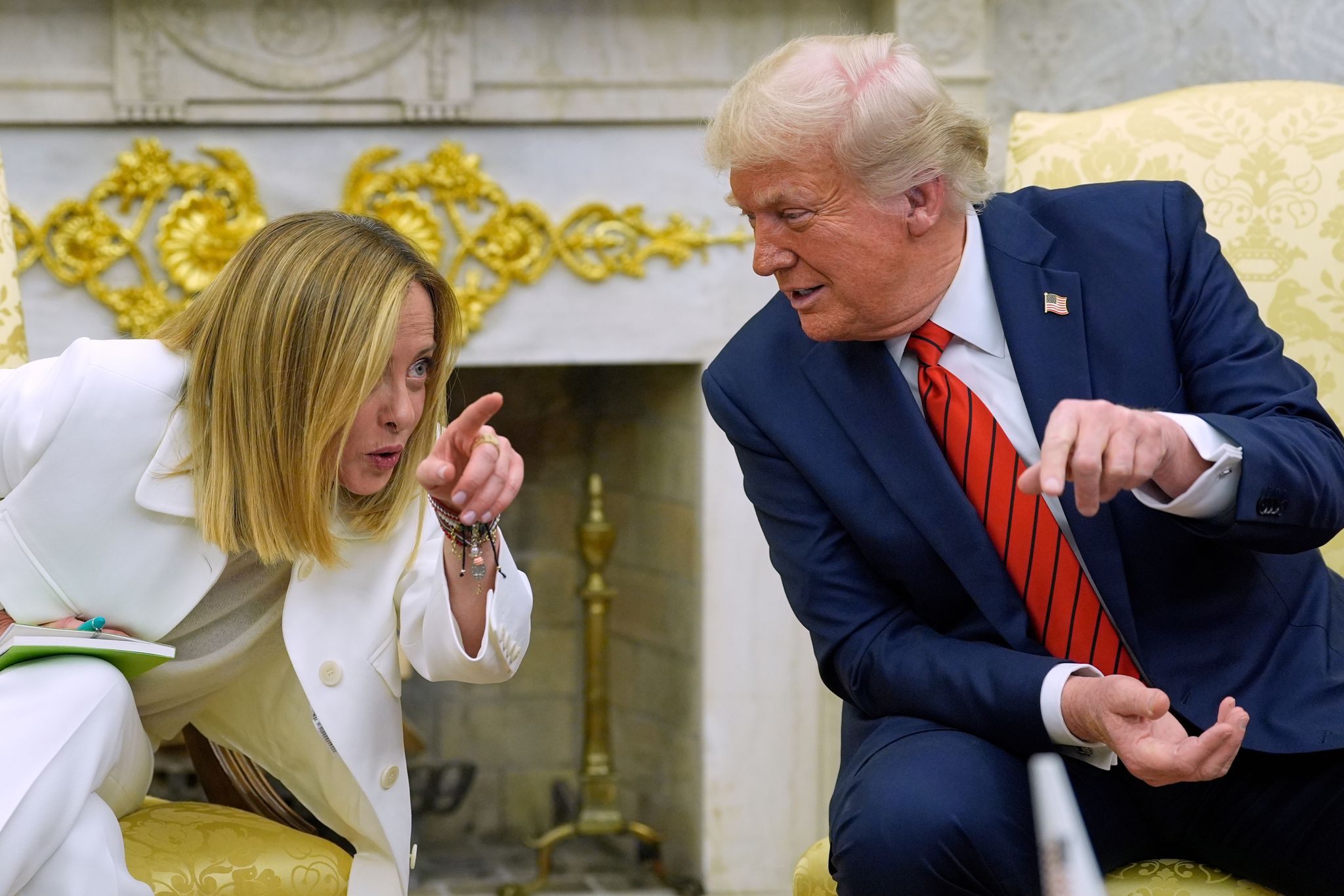 Gute Stimmung im Oval Office – Meloni umgarnt Trump