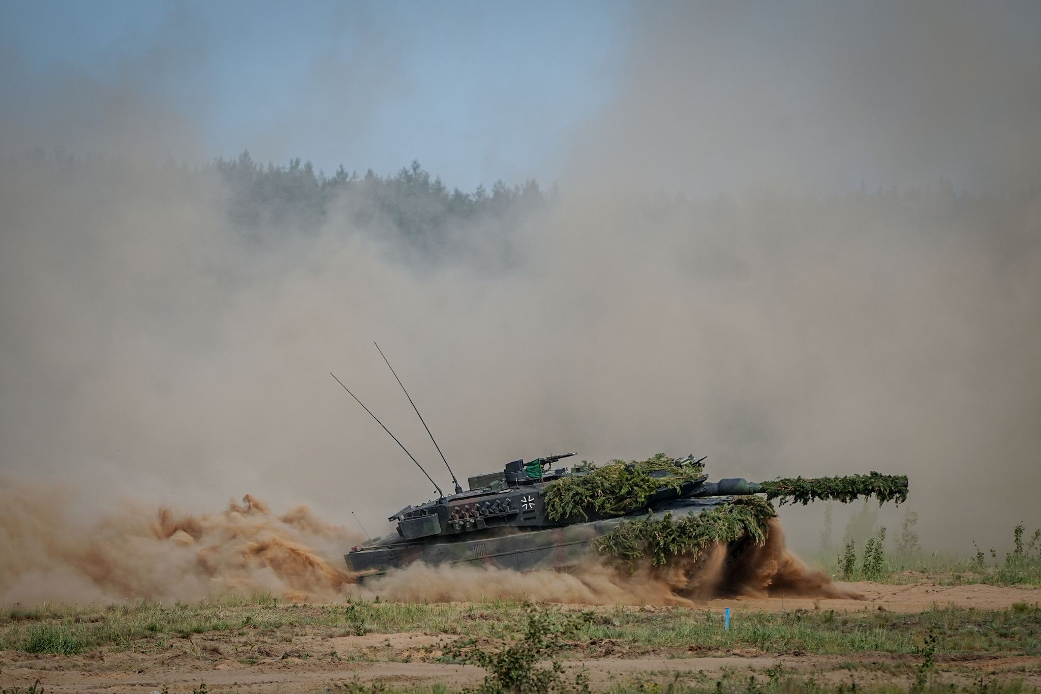 Globaler Anstieg der Militärausgaben bis 2024
