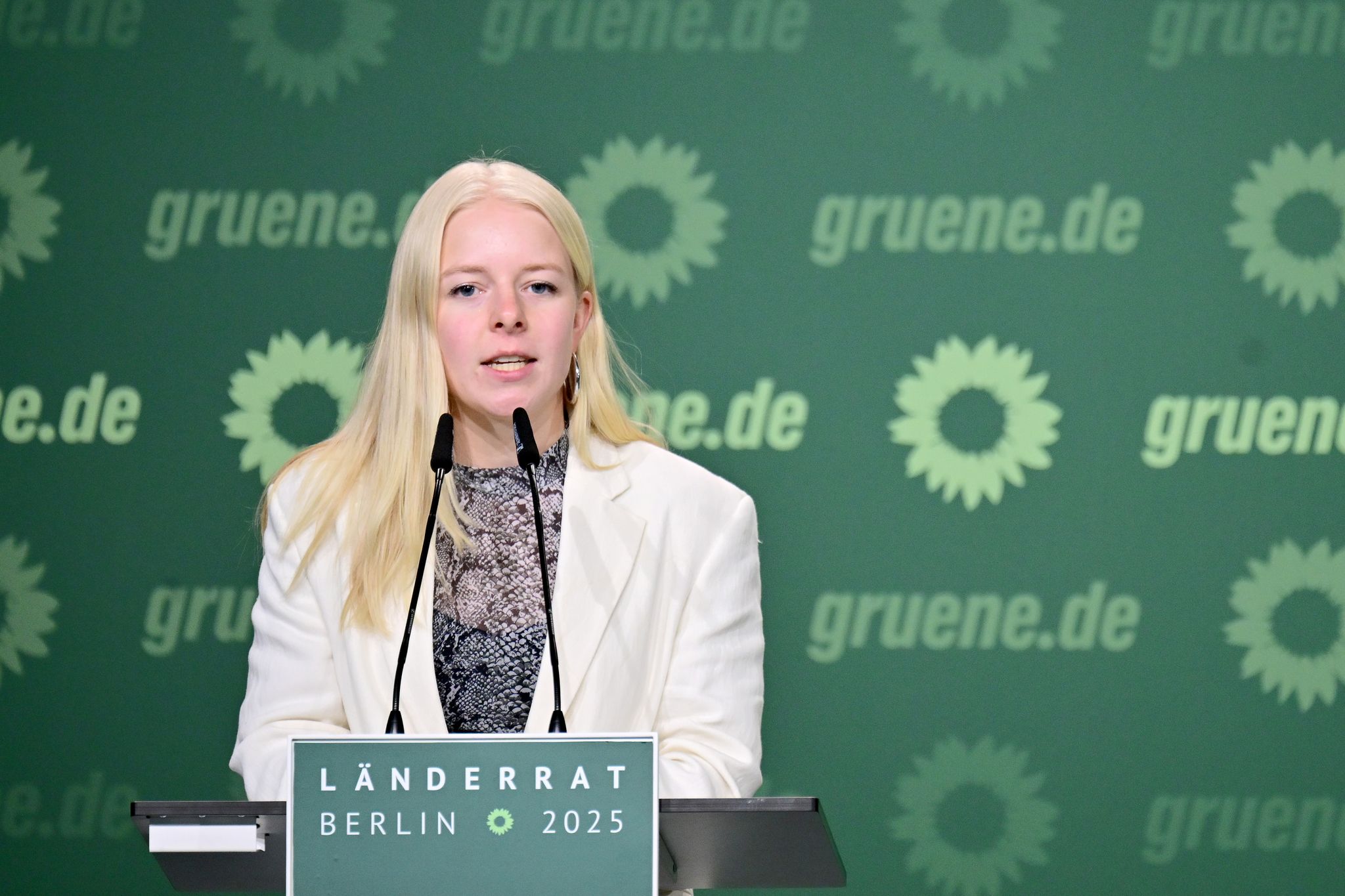 Grüne Jugend-Chefin für «ACAB»-Pulli und Post in der Kritik