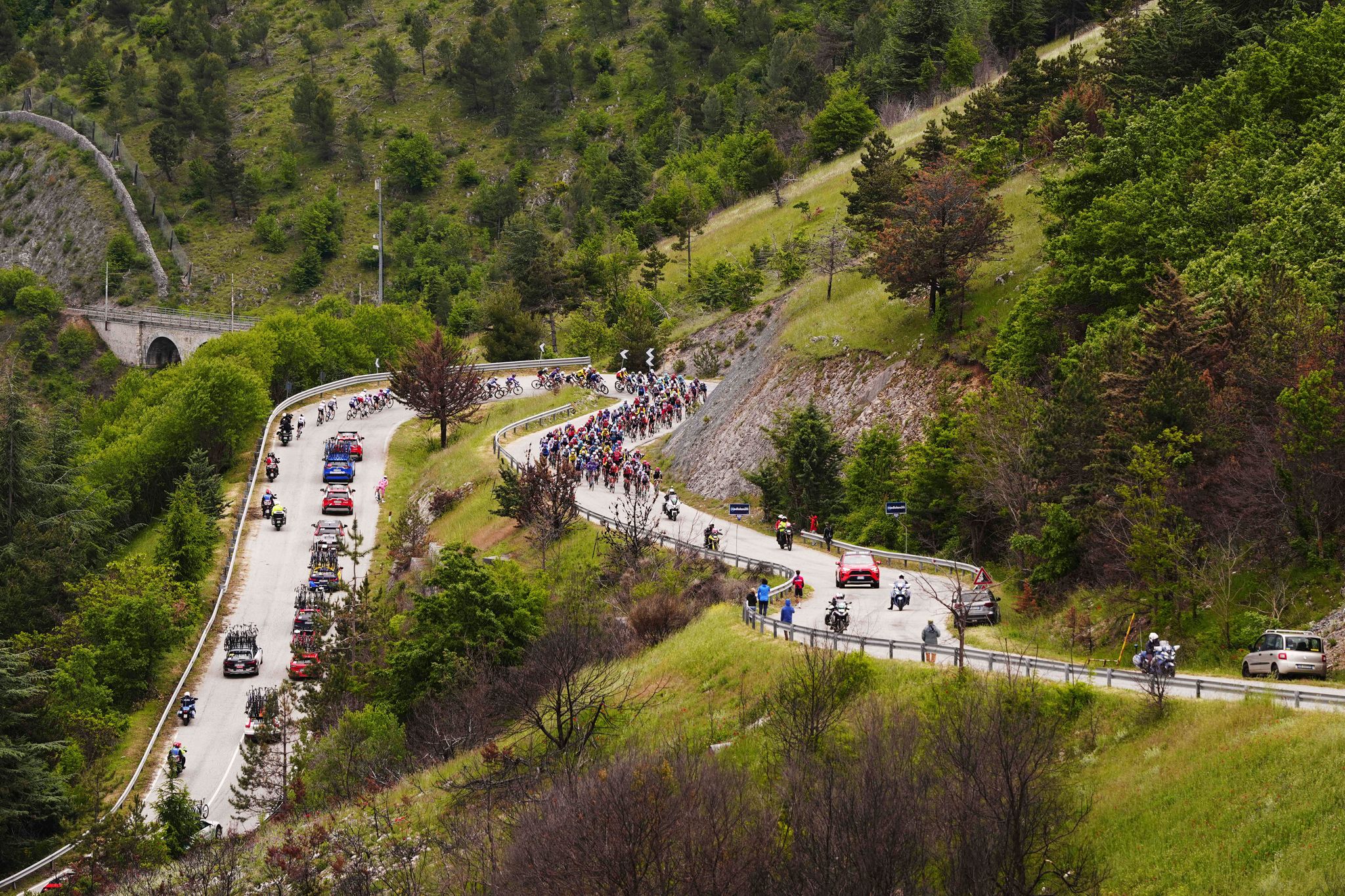 Primoz Roglic übernimmt Rosa Trikot beim Giro d’Italia