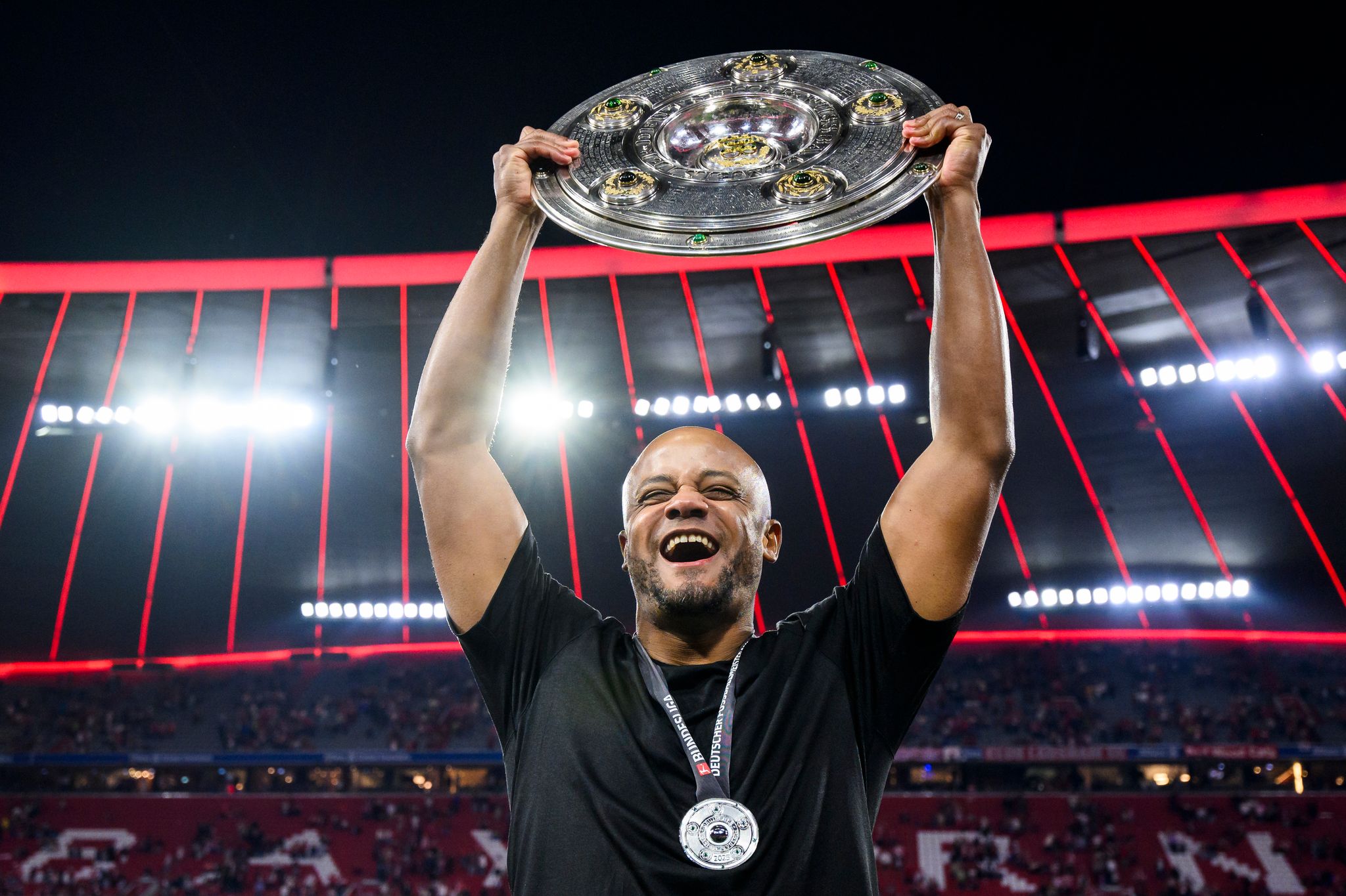 Bayern-Trainer Kompany äußert sich zur Ibiza-Reise der Meister-Fußballer