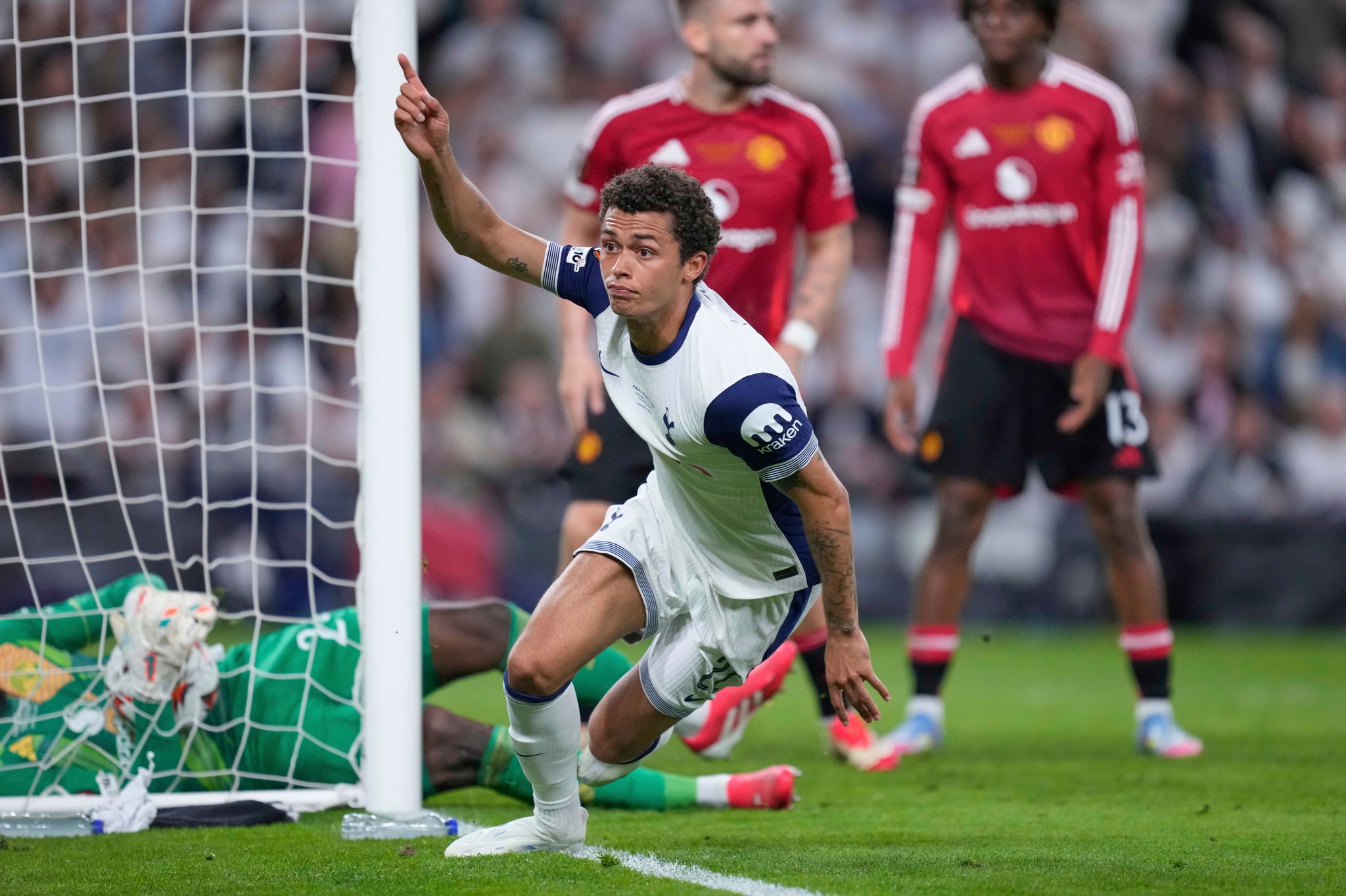 Spurs gewinnen Europa League gegen Man United und sichern Champions League Platz