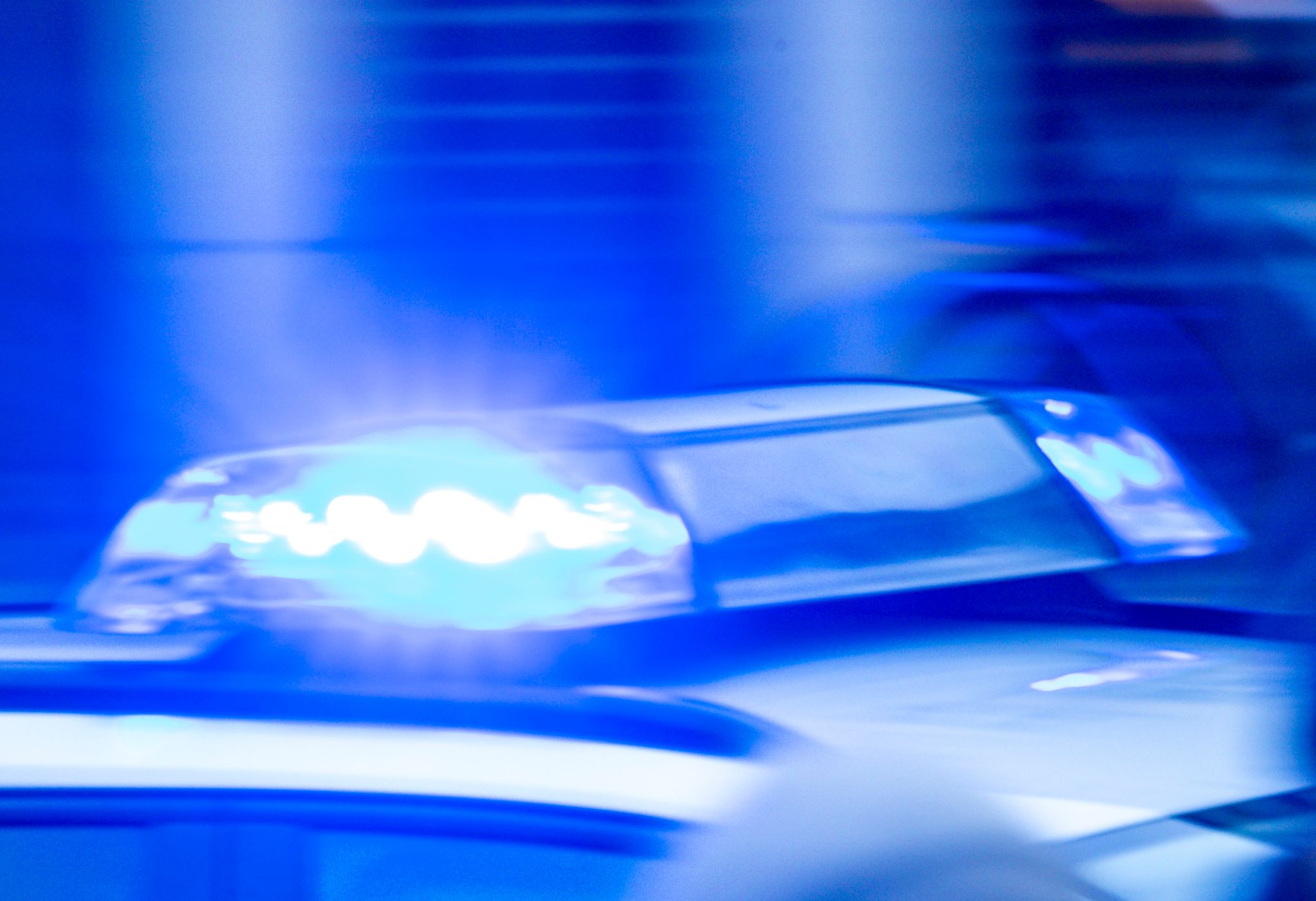Polizist in Berlin vor Wache schwer verletzt