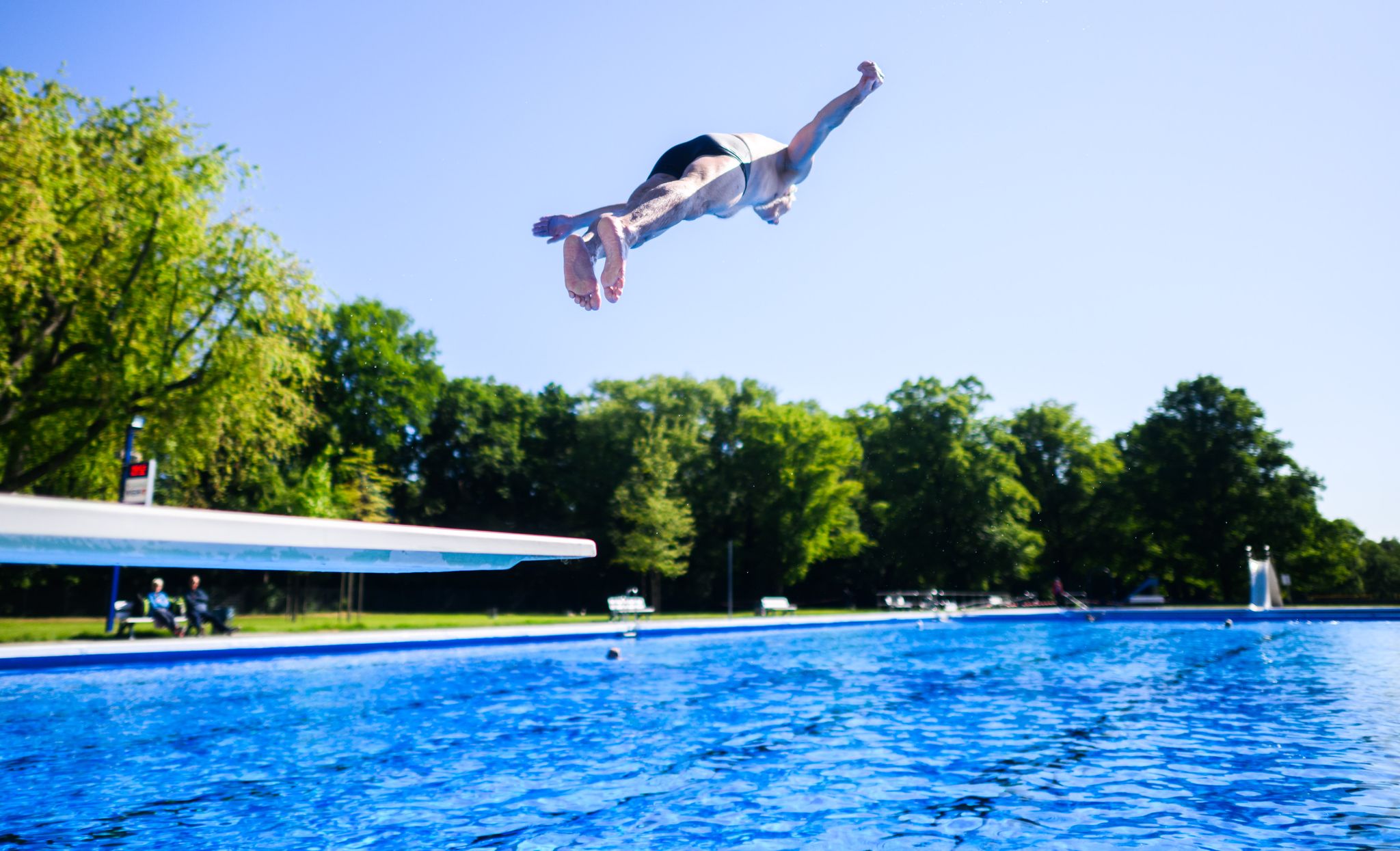 Umfrage: Schwimmbadbesuch könnte teurer werden