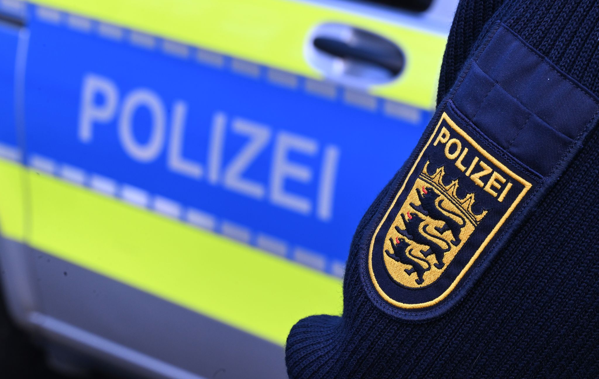 Stuttgart: Auto fährt in Personengruppe