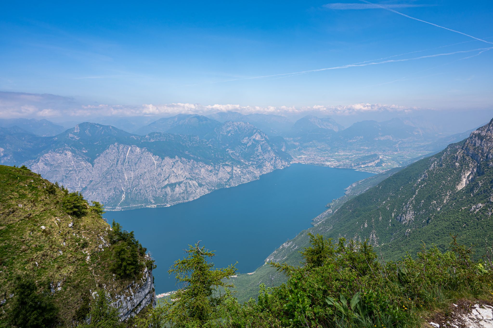 Tragödie am Gardasee: Deutsches Touristenpaar stirbt bei Roller-Unfall