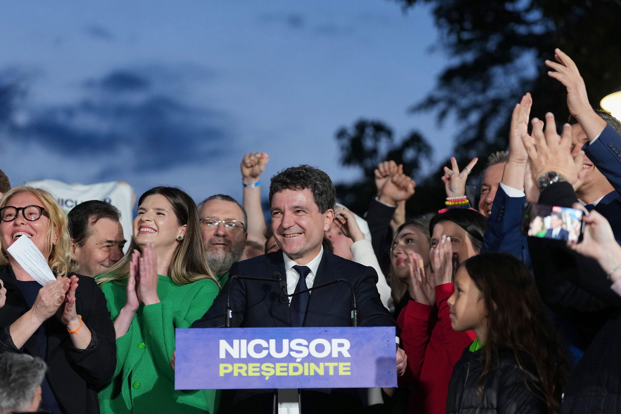 Pro-europäischer Politiker Nicusor Dan gewinnt Präsidentschaftswahl in Rumänien